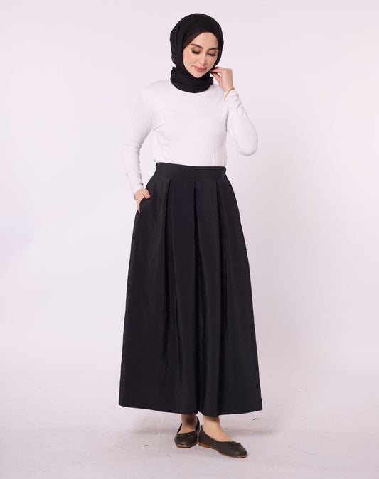 Pleated Skirt with Zipper Detail