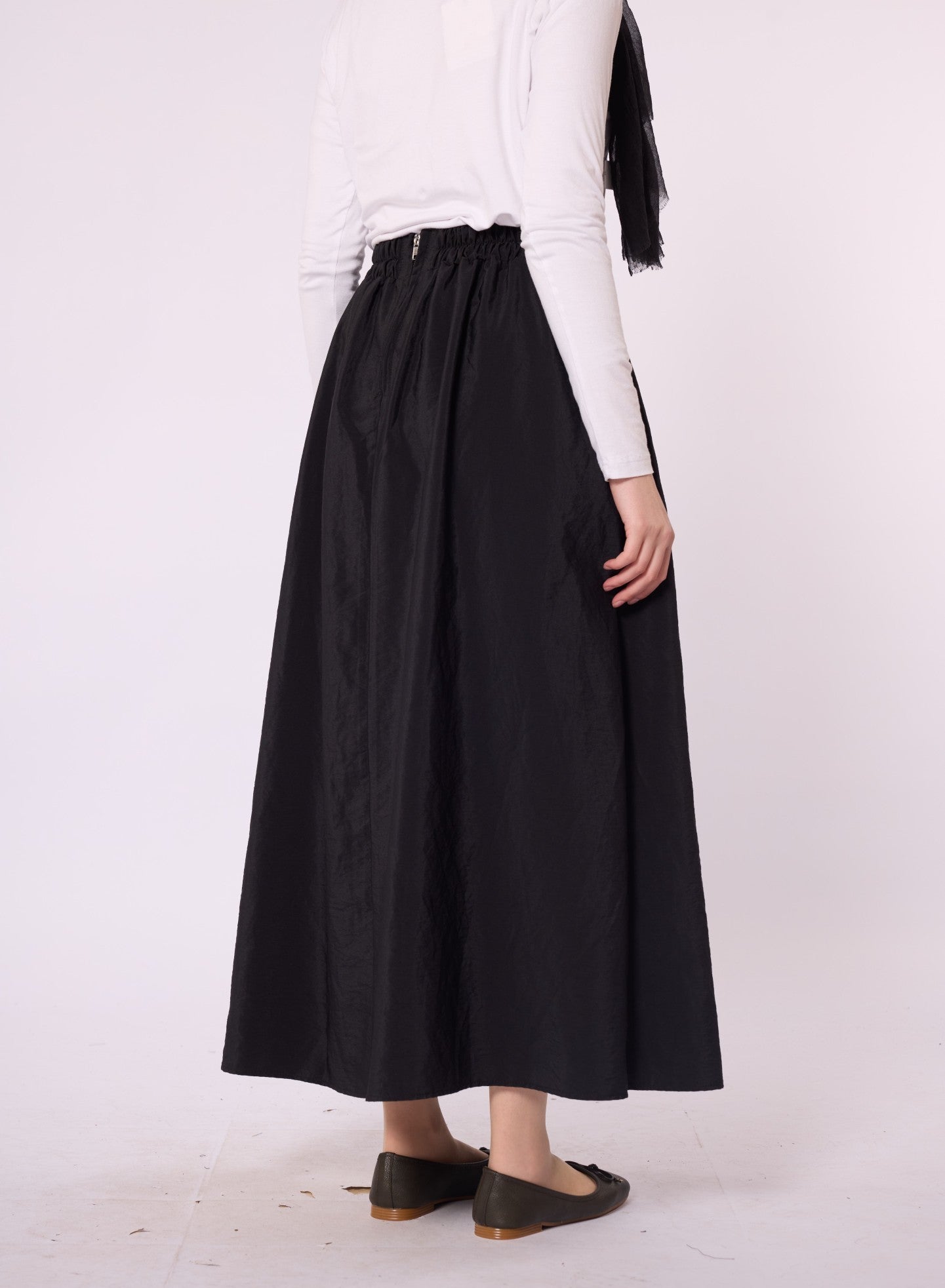 Pleated Skirt with Zipper Detail