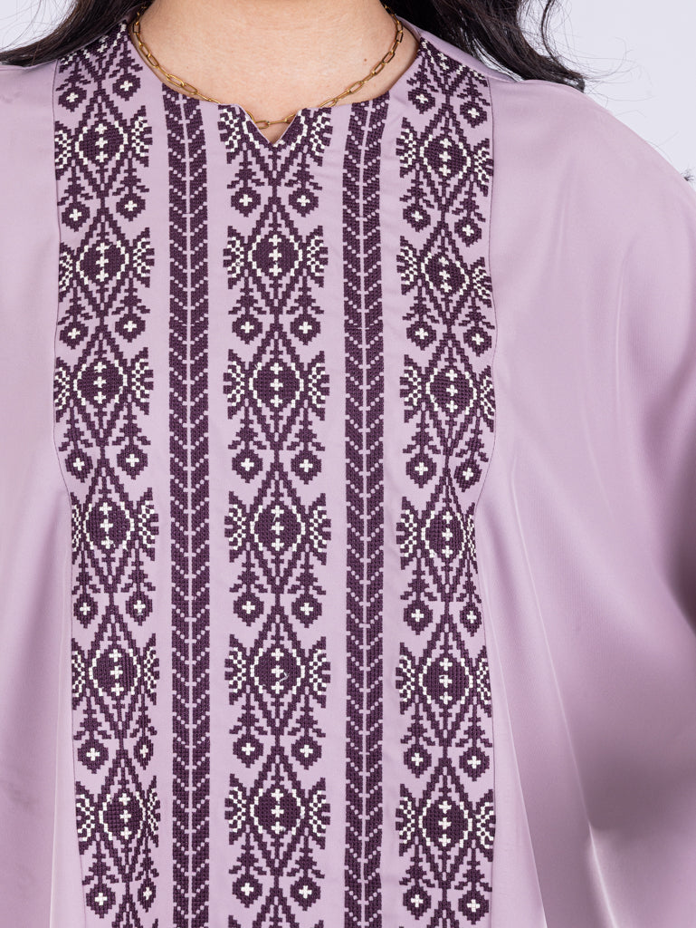 Embroidered set