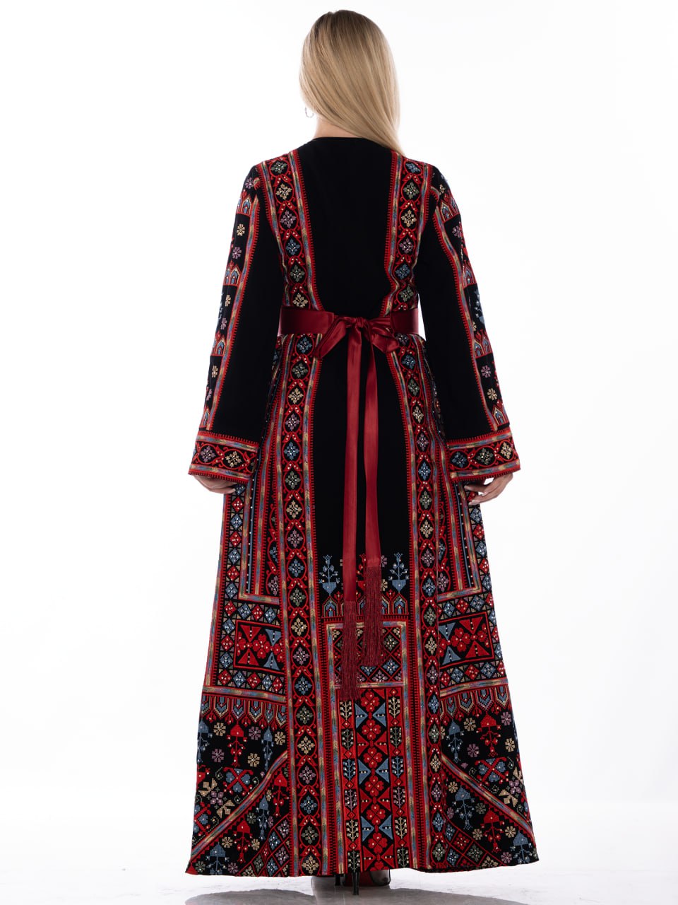 Embroidered thob