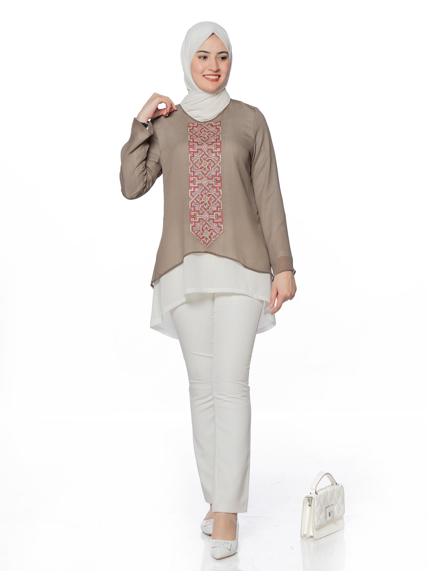 Blouse embroidered
