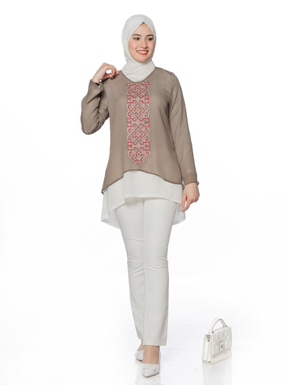 Blouse embroidered