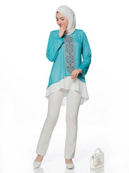 Blouse embroidered