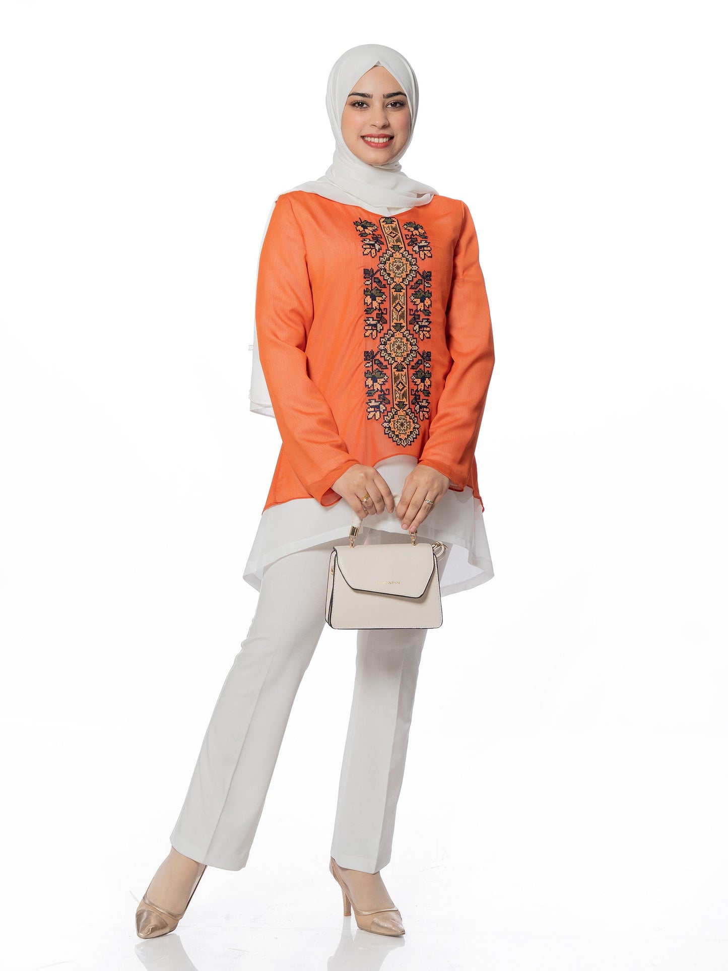 Blouse embroidered