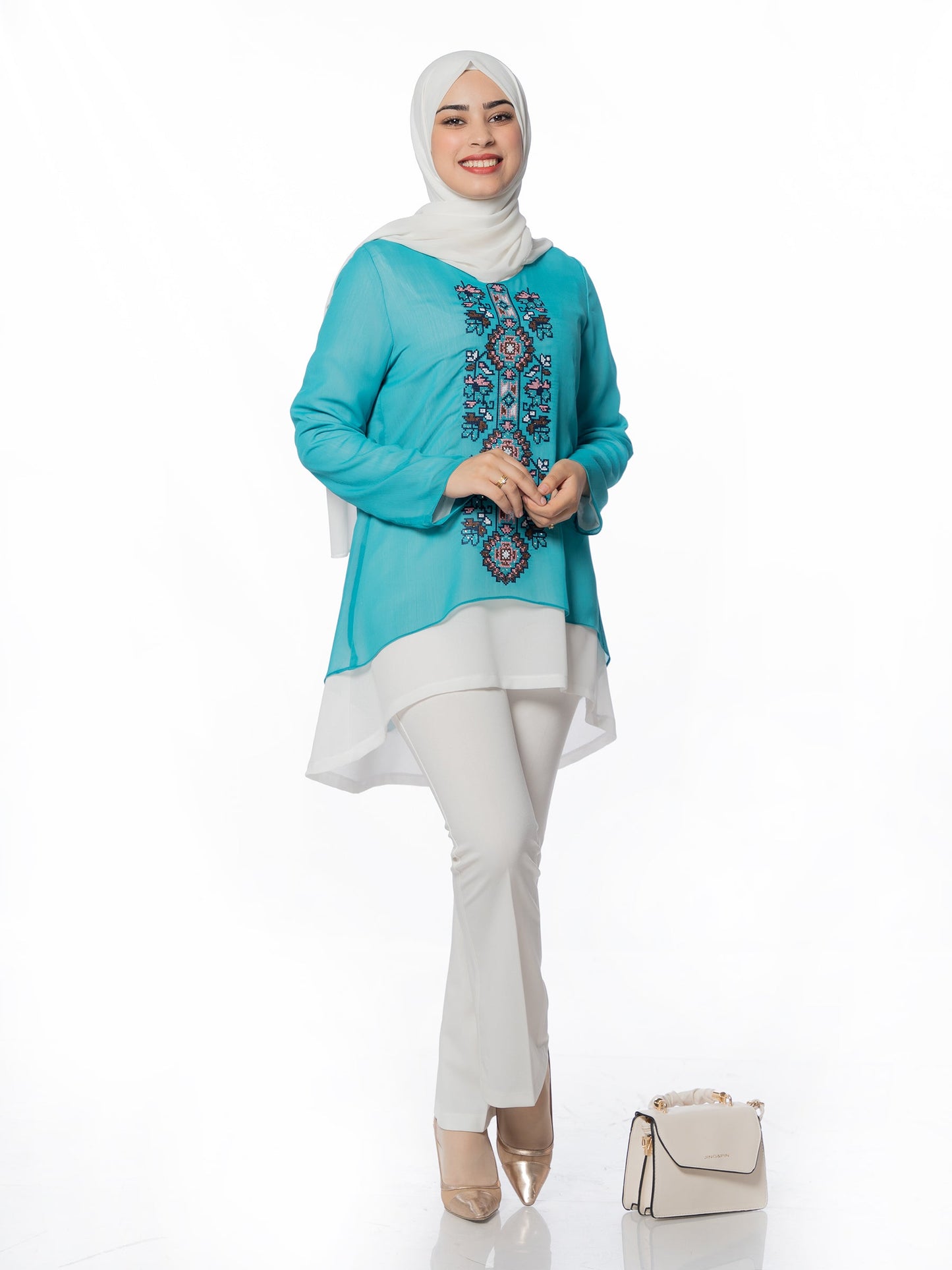 Blouse embroidered
