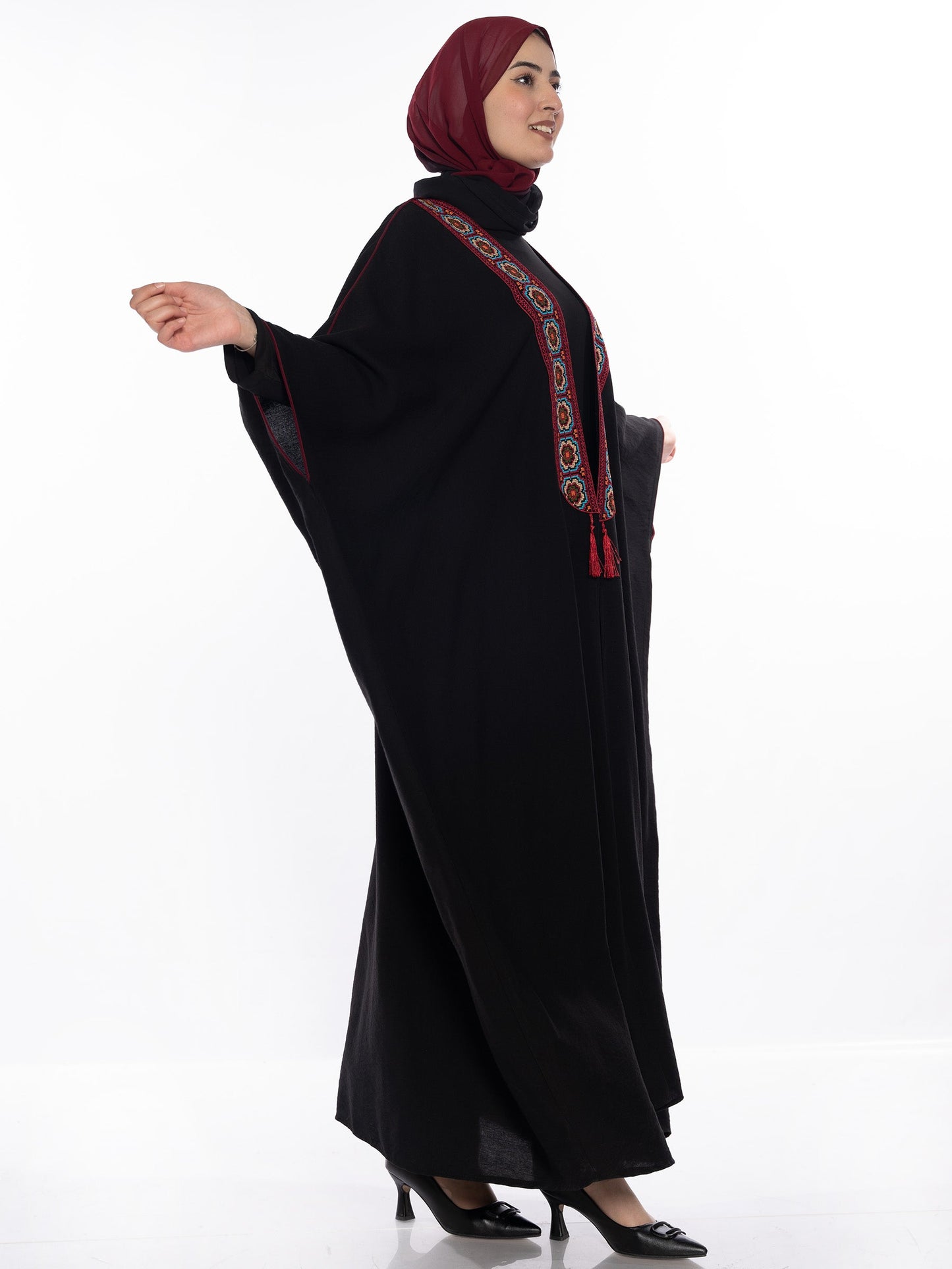 Embroidered bisht