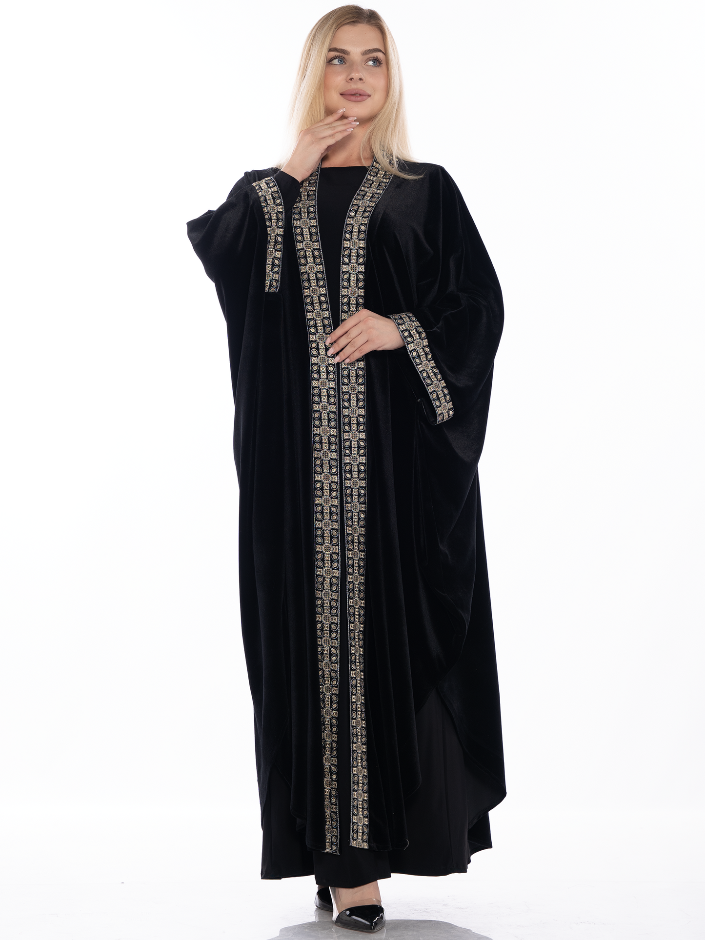 Embroidered bisht