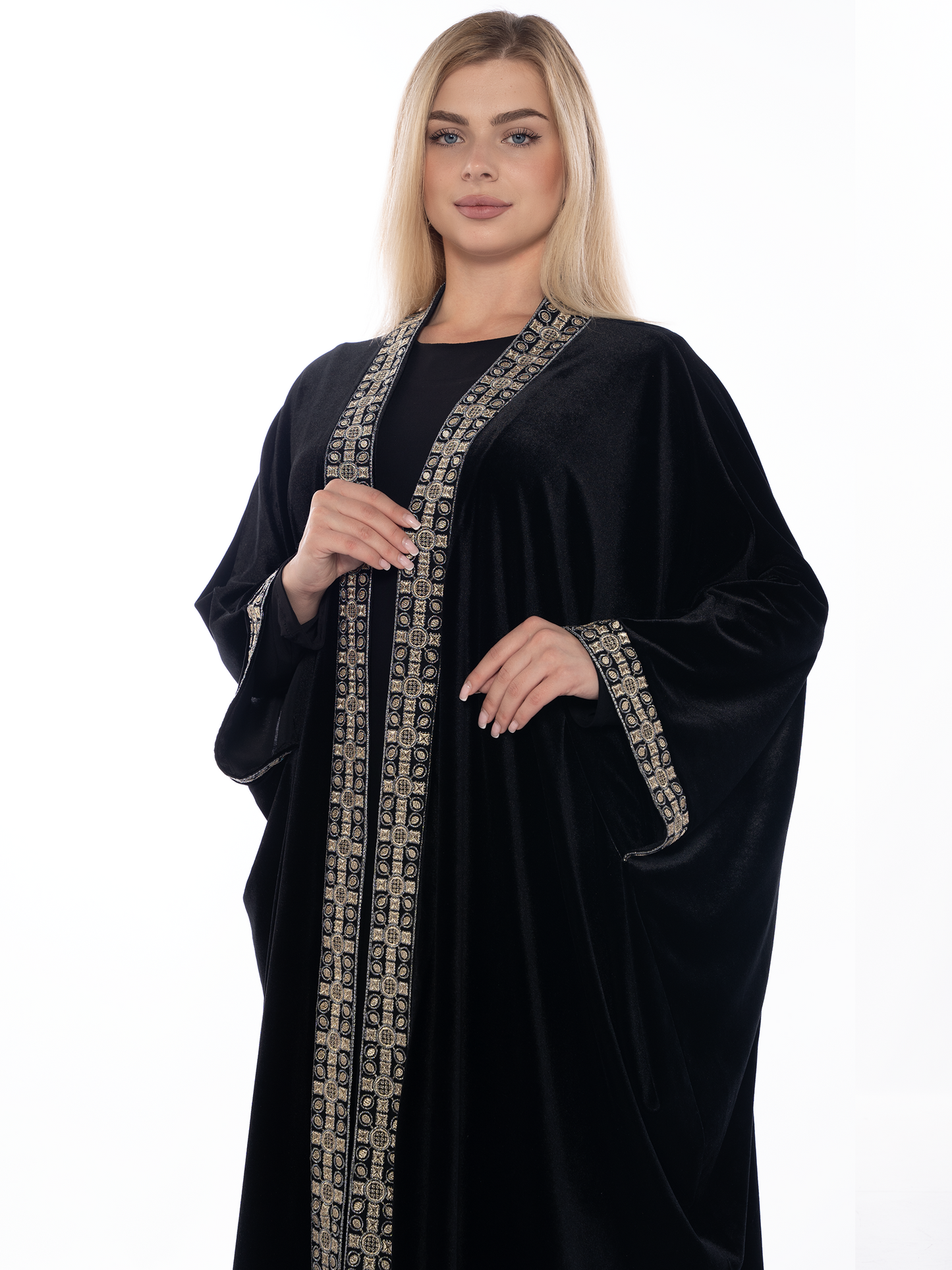 Embroidered bisht