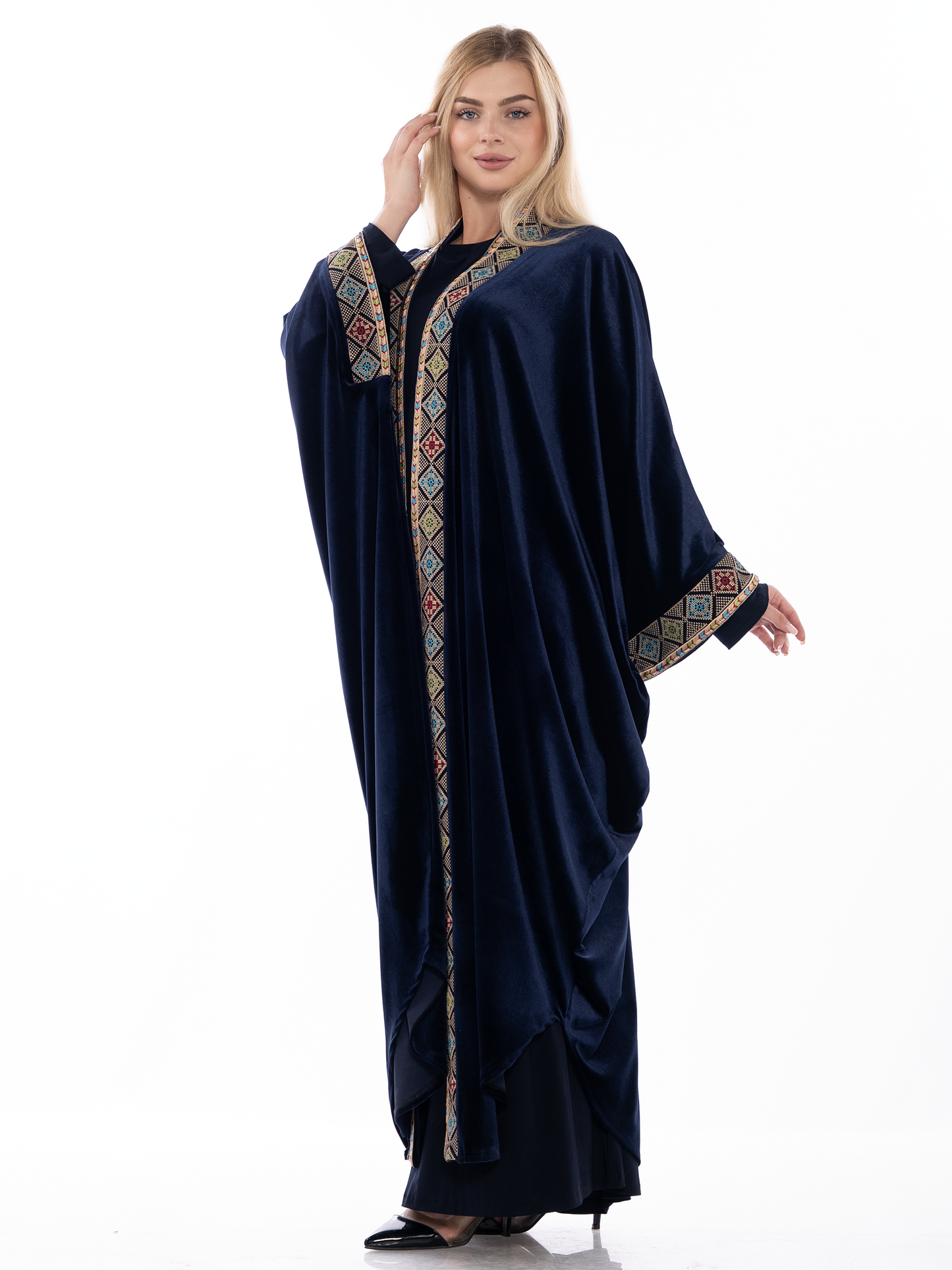Embroidered bisht