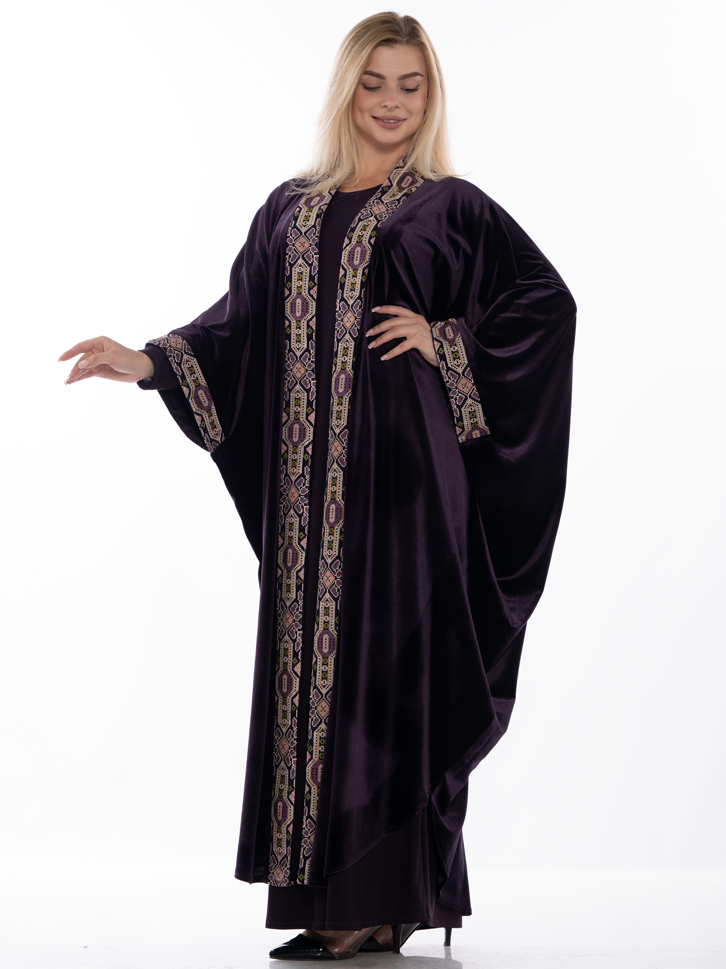 Embroidered bisht