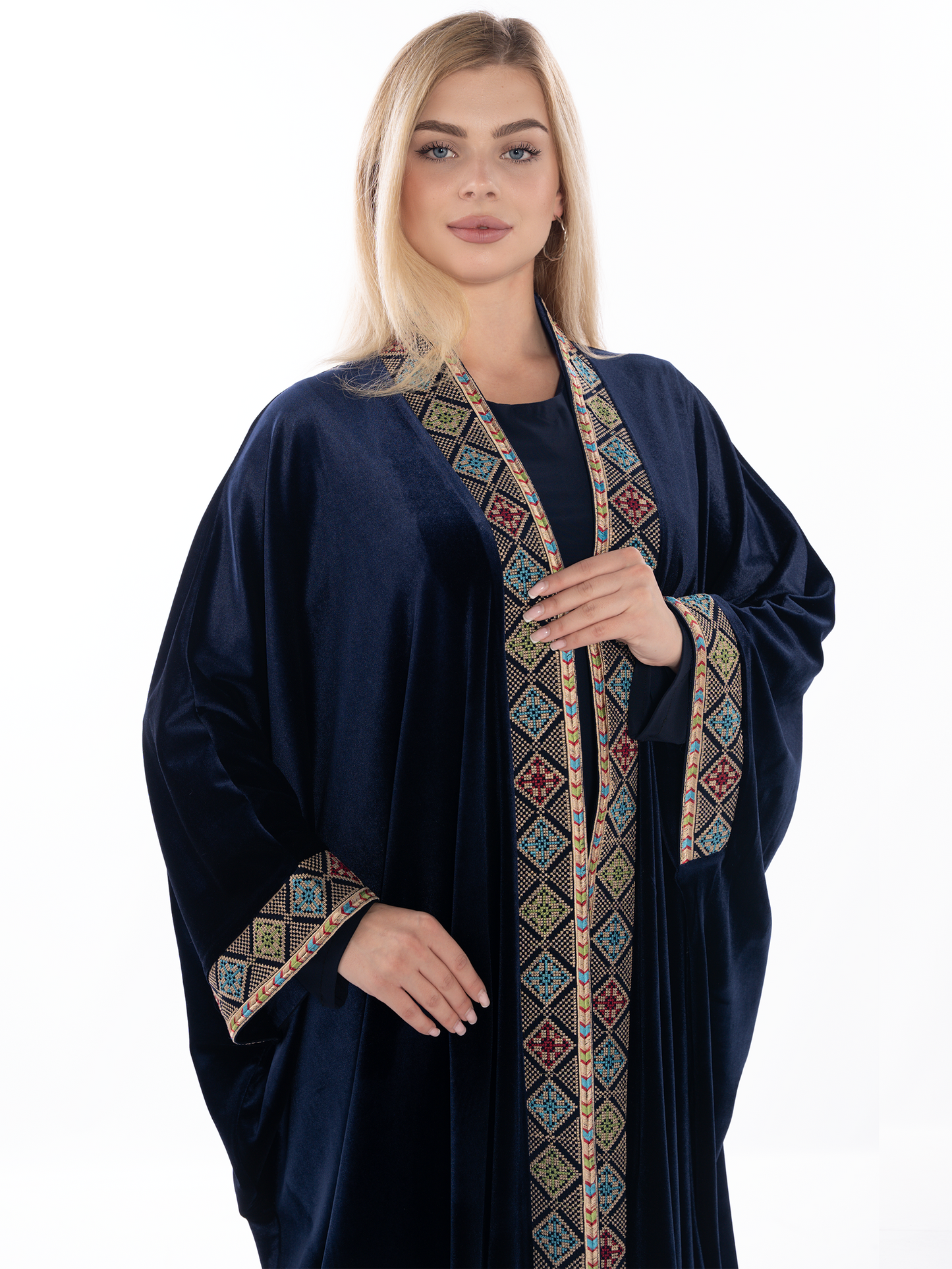 Embroidered bisht