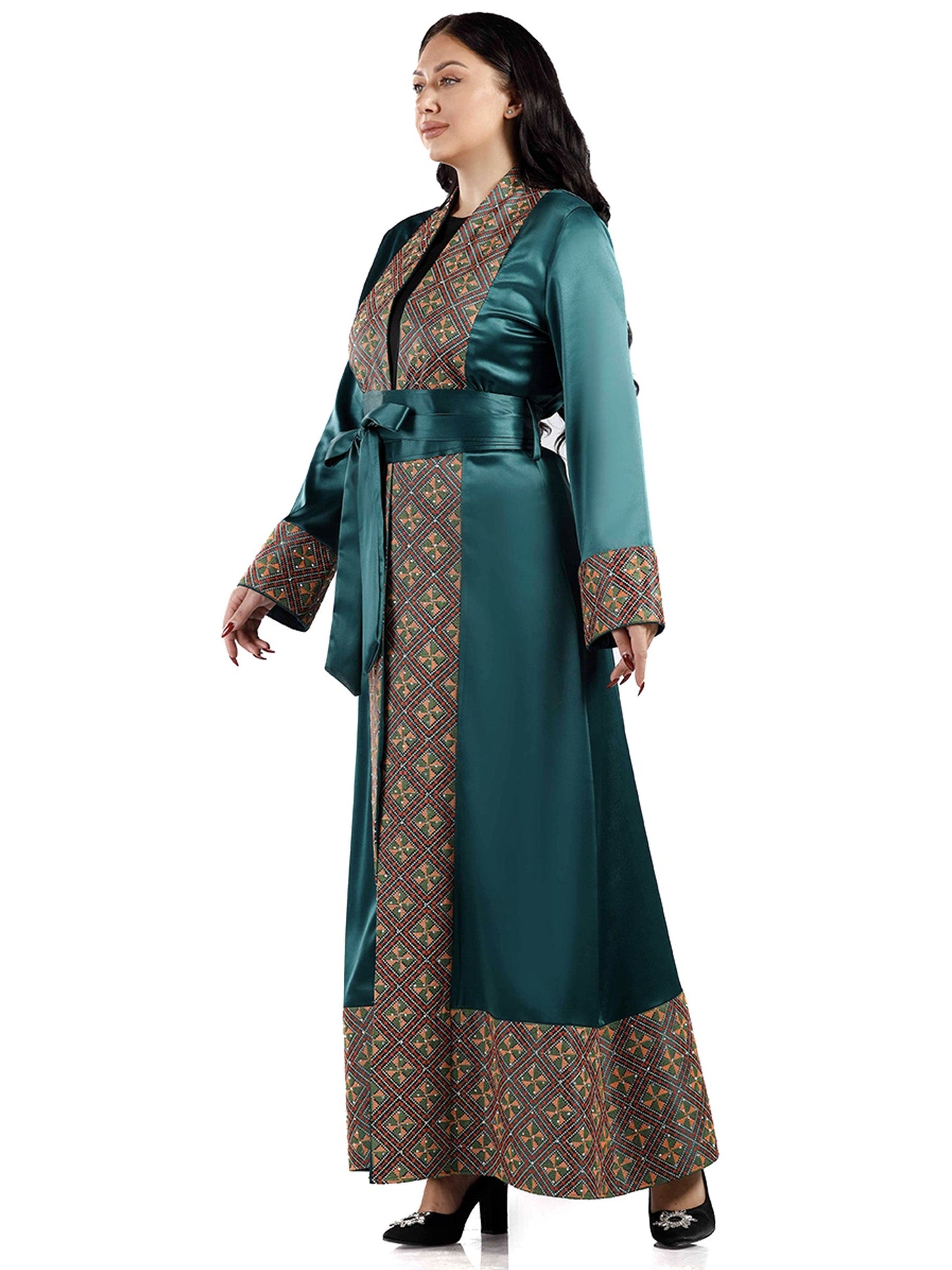 Embroidered bisht