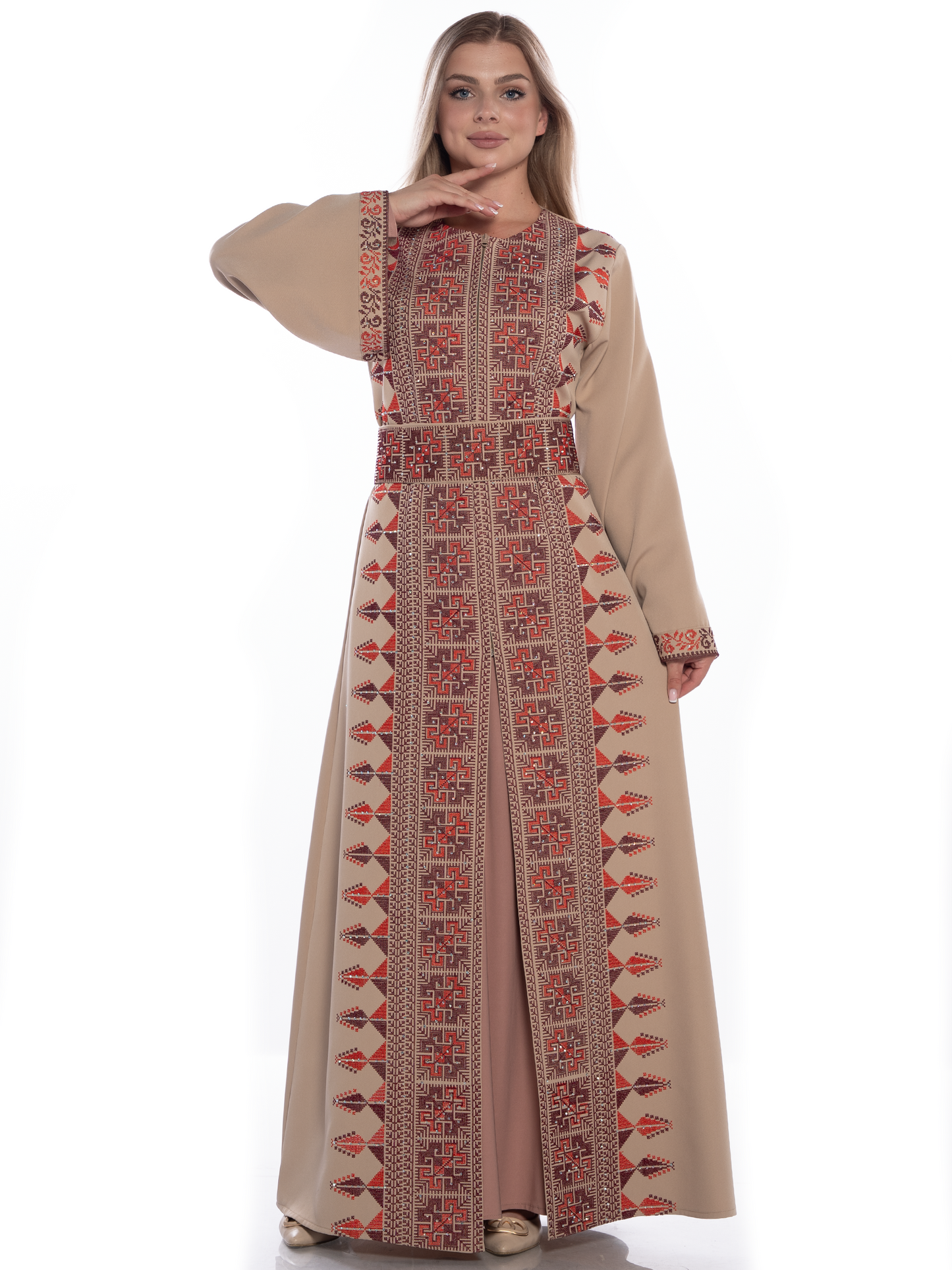 Two-piece embroidered bisht