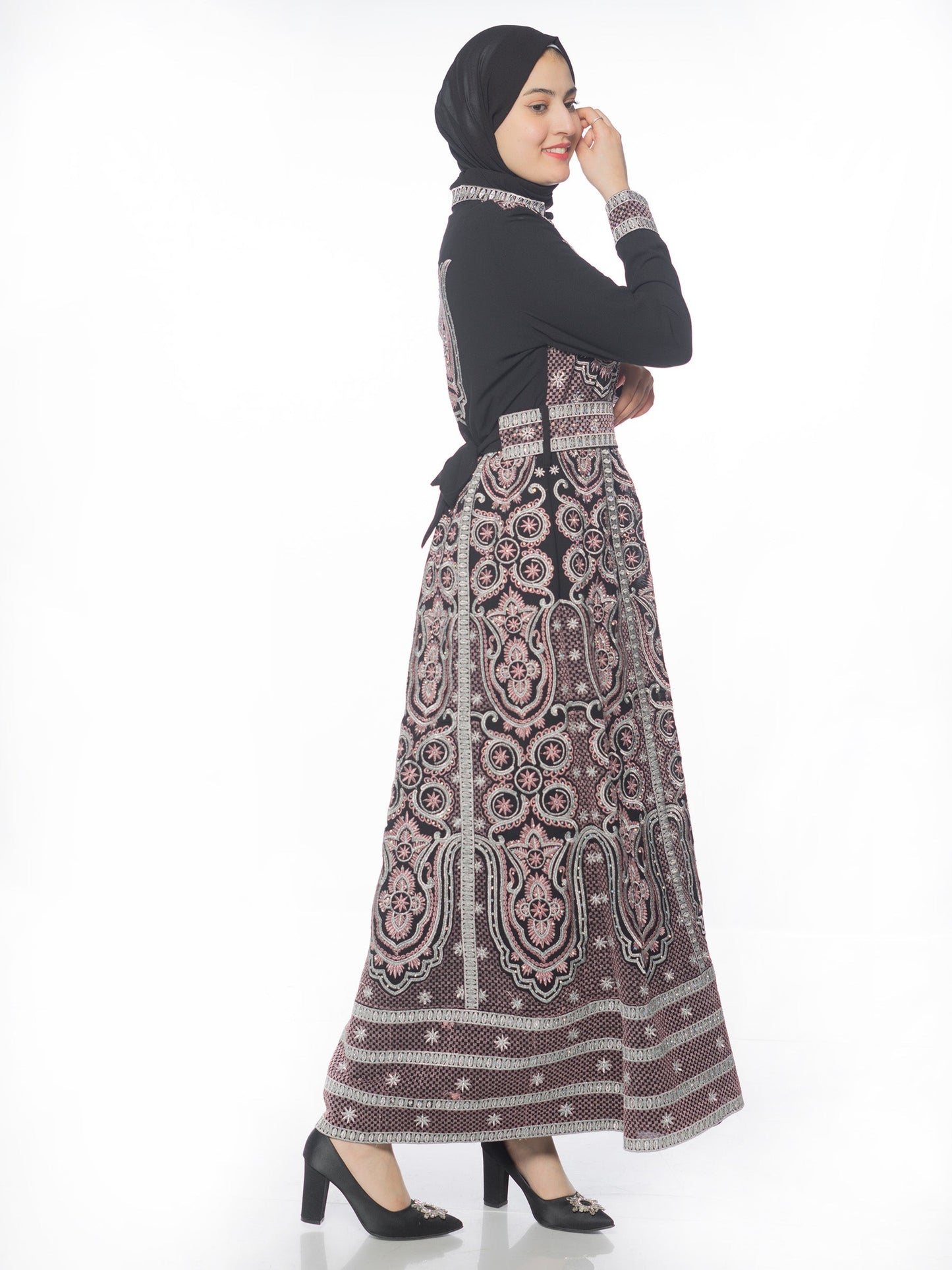 Elegant Traditional Attire Thobe