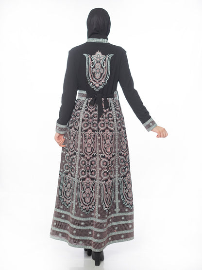 Elegant Traditional Attire Thobe