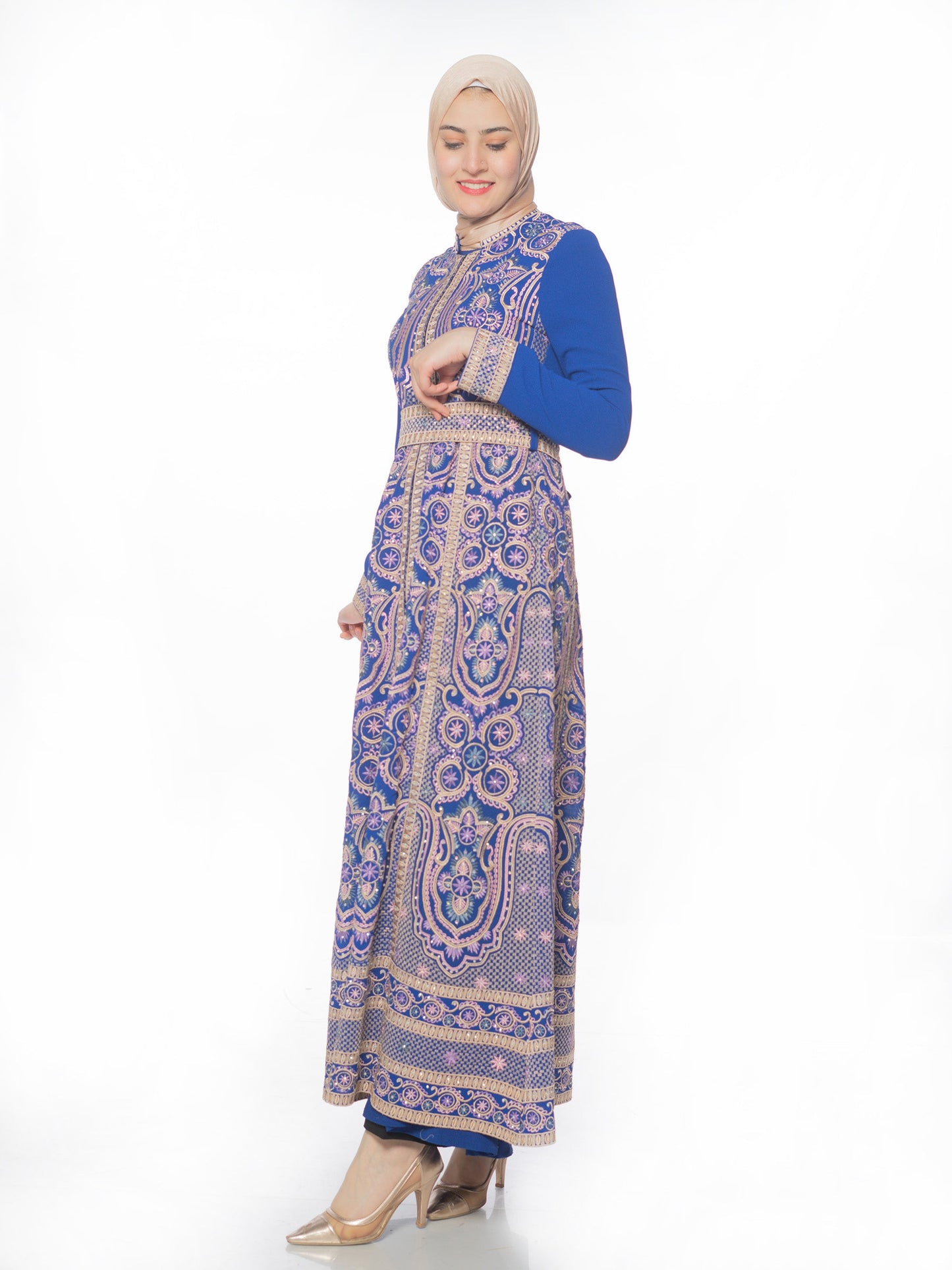 Elegant Traditional Attire Thobe