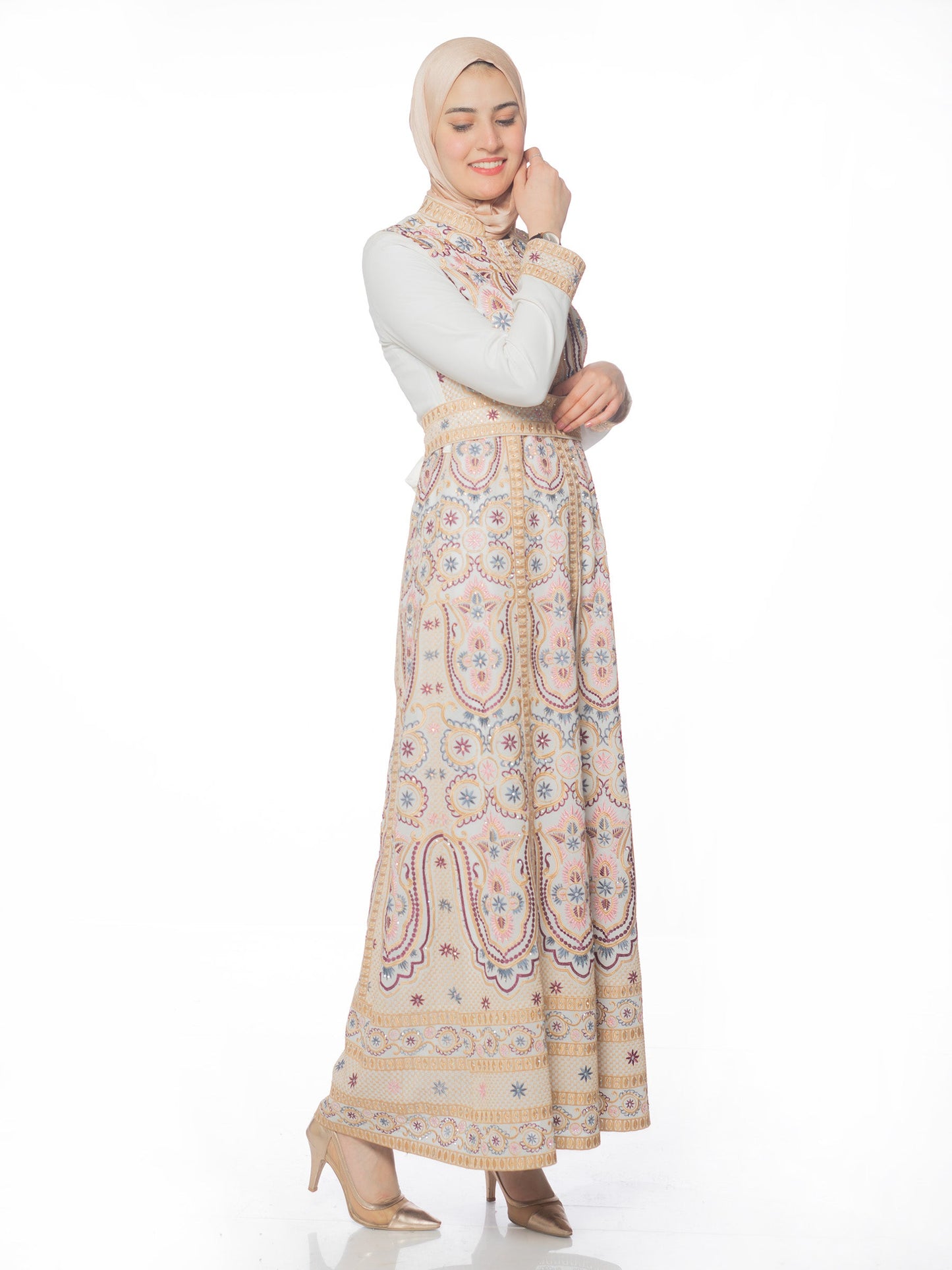 Elegant Traditional Attire Thobe
