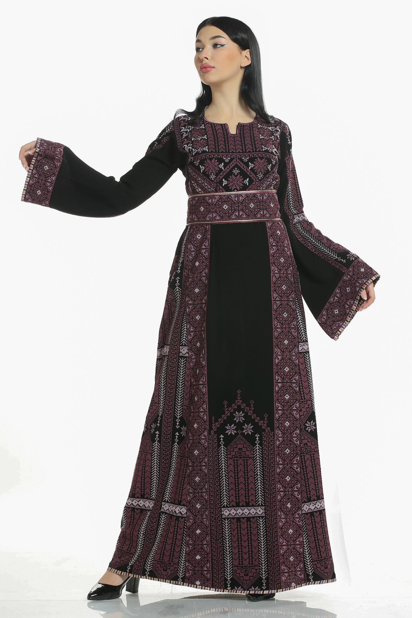 Embroidered thob