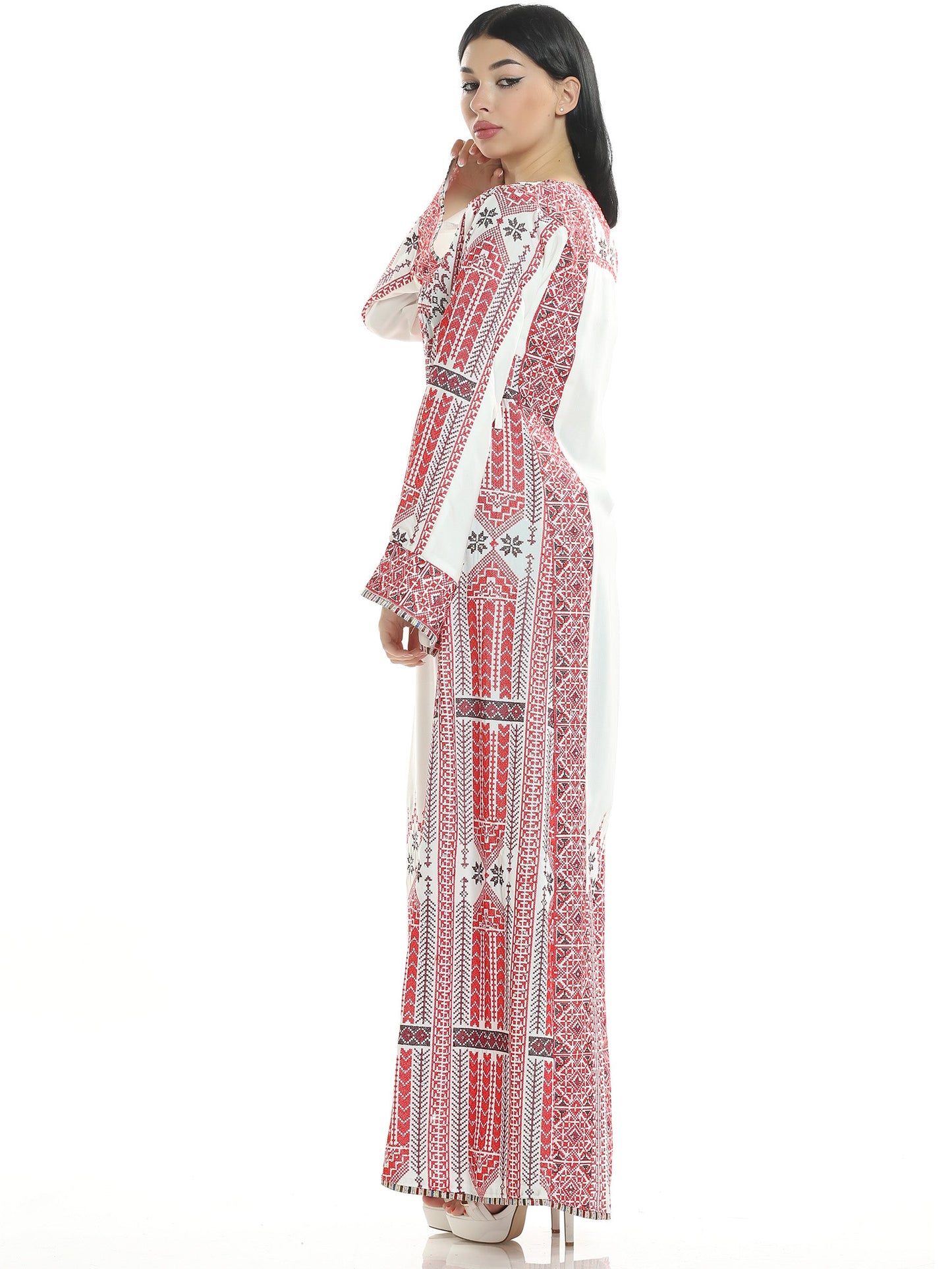 Embroidered thob