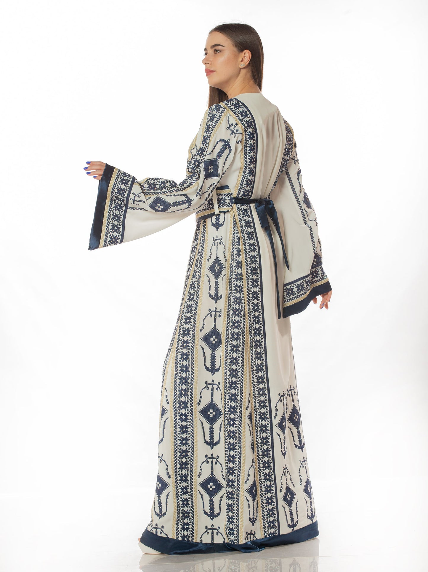 Embroidered thob