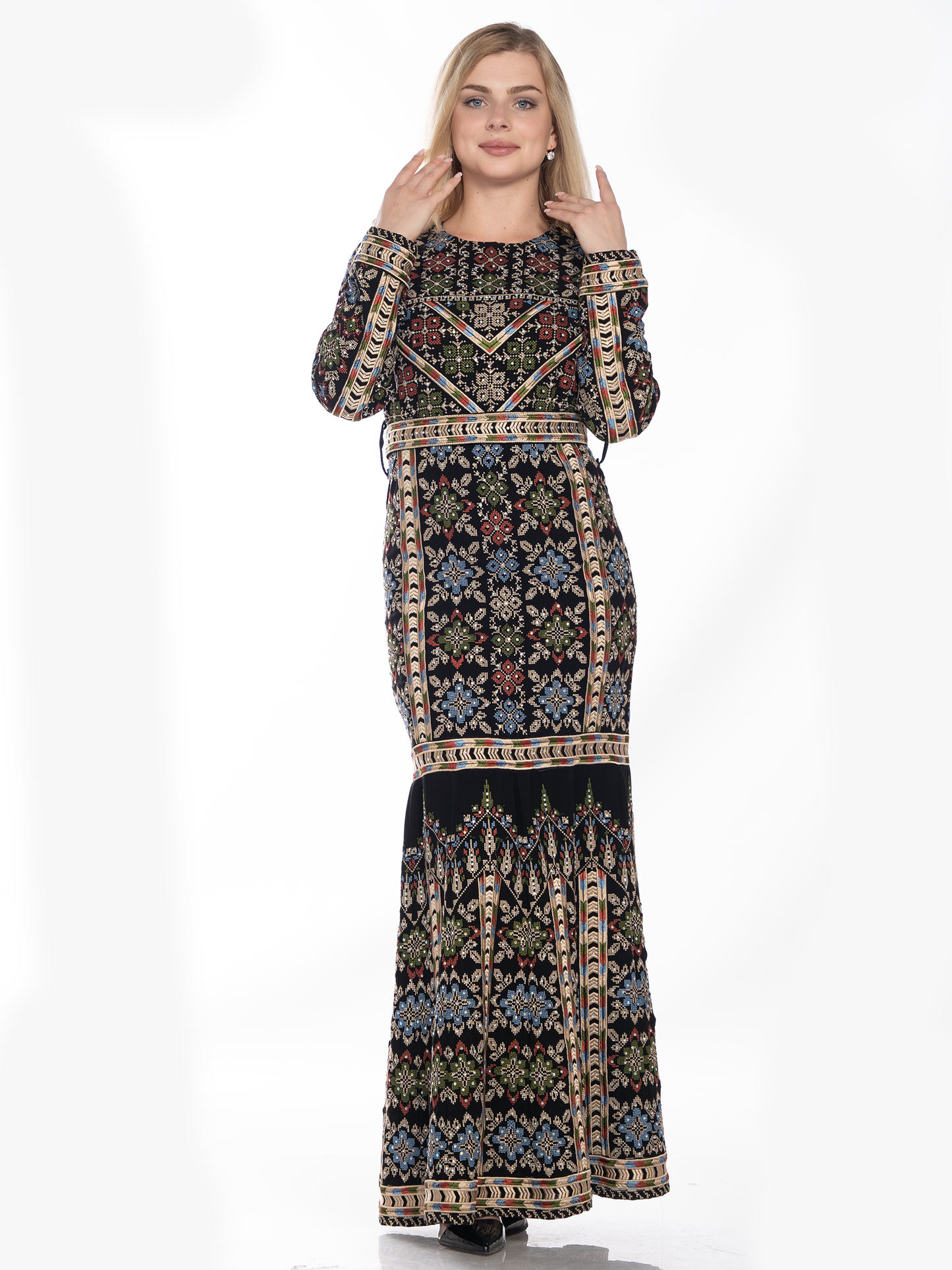 Embroidered thob