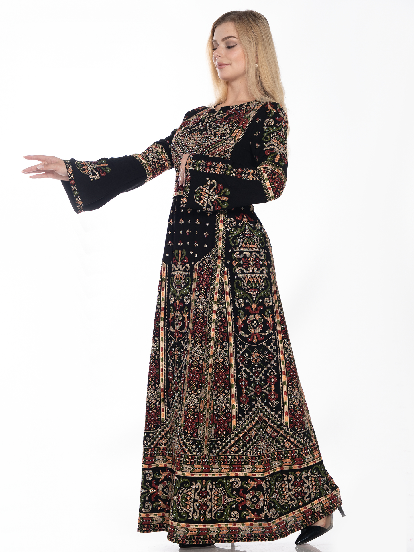 Embroidered thob