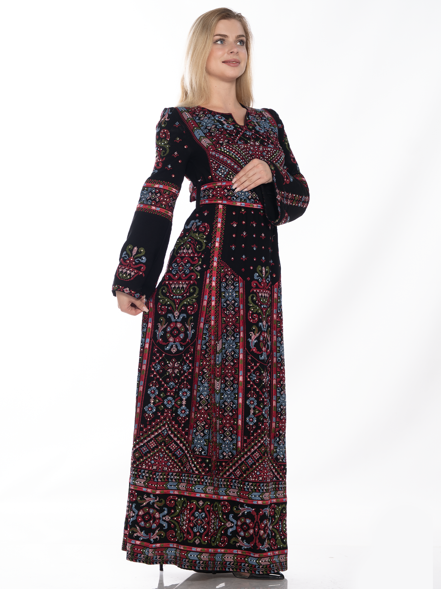 Embroidered thob