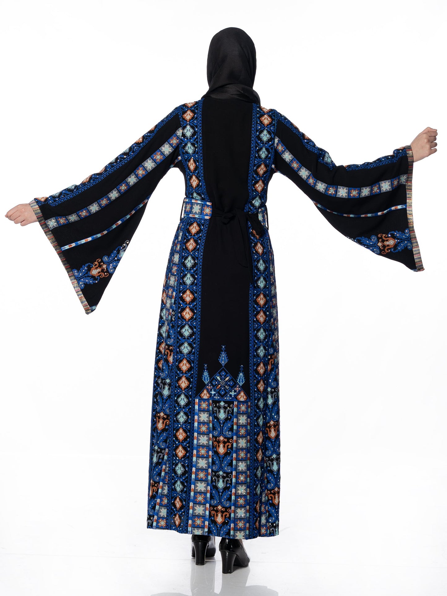 Embroidered thob