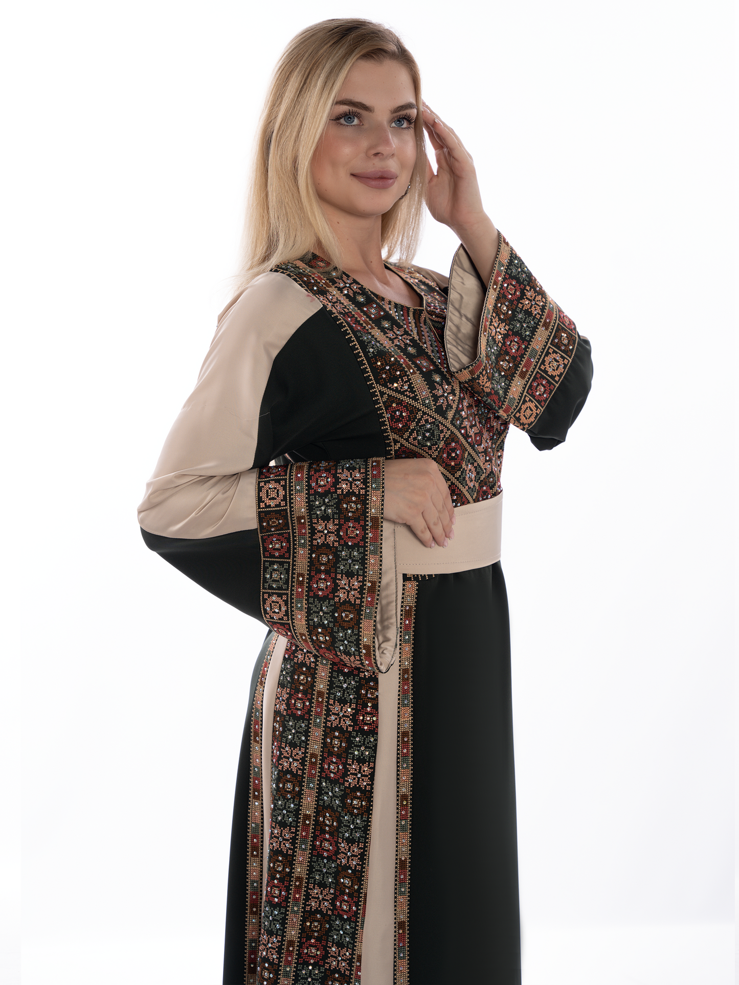Embroidered thob