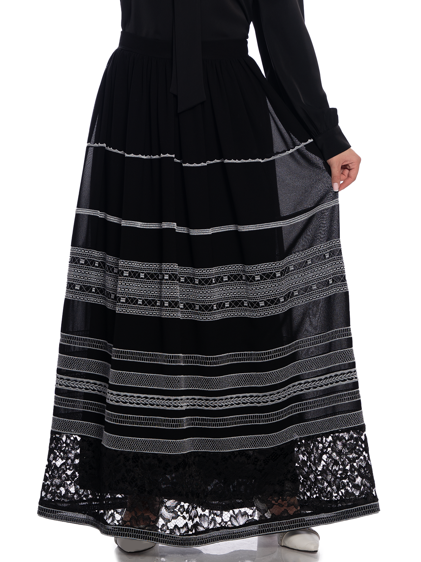 Embroidered skirt