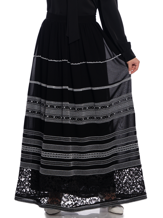 Embroidered skirt