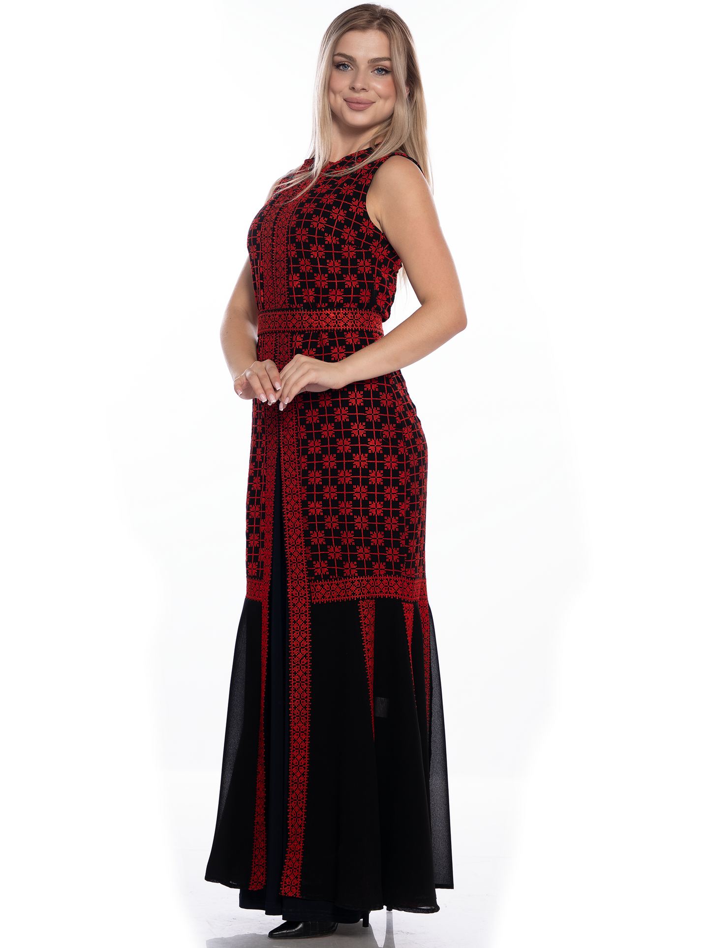Embroidered bisht