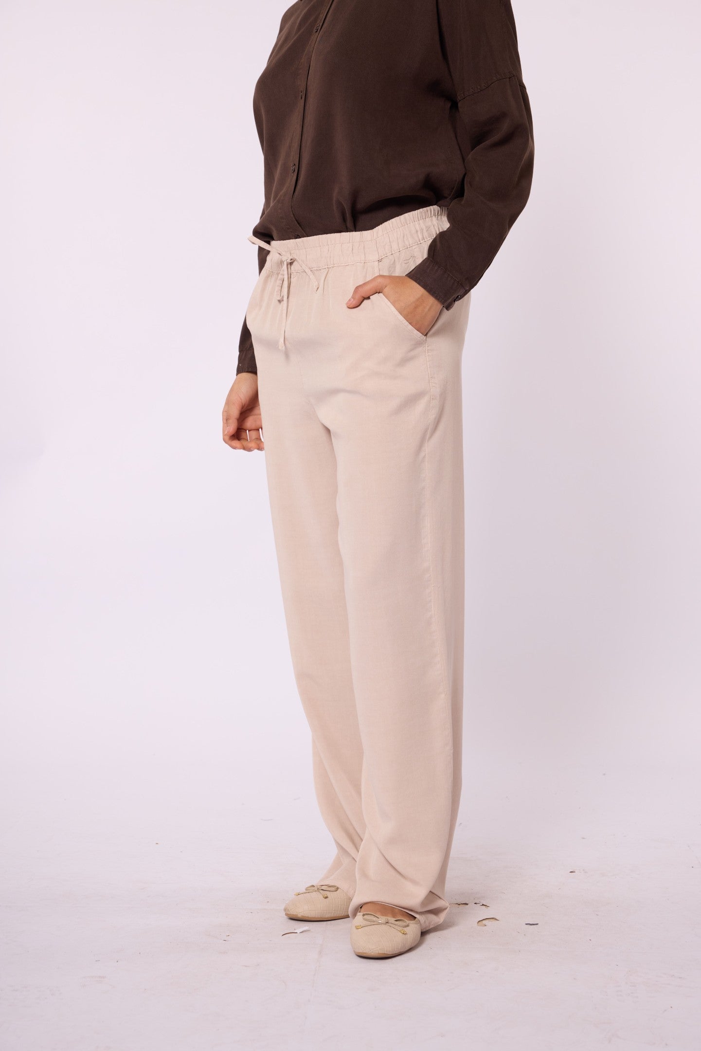 Relaxed Fit Tencel Fabric Trousers with Elastic Waist