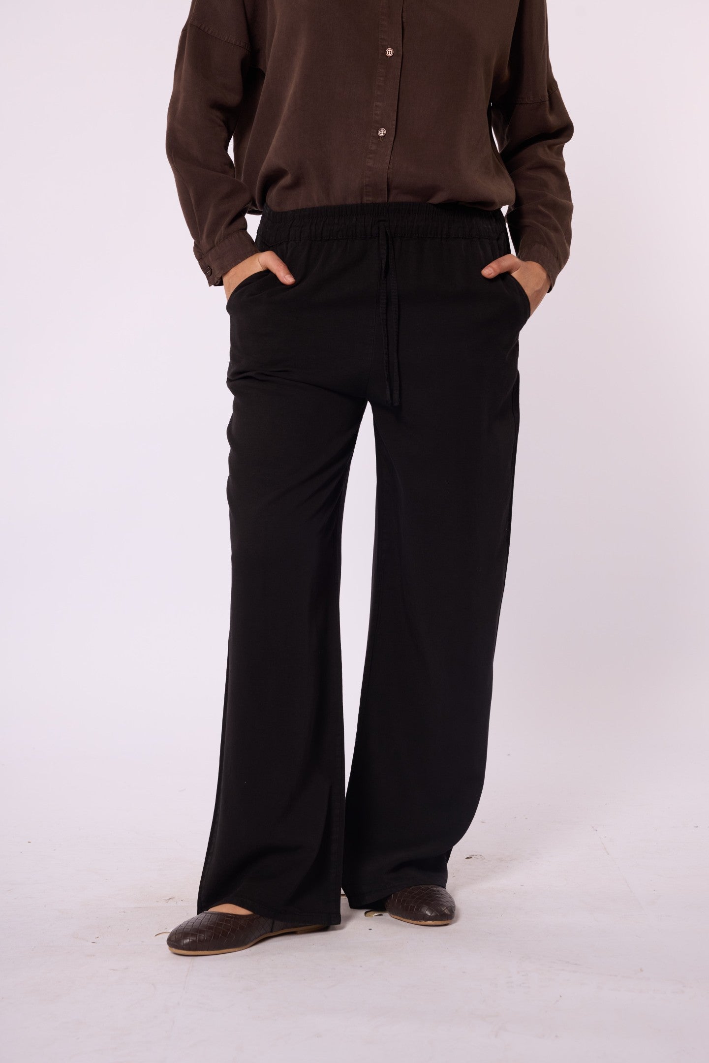 Relaxed Fit Tencel Fabric Trousers with Elastic Waist