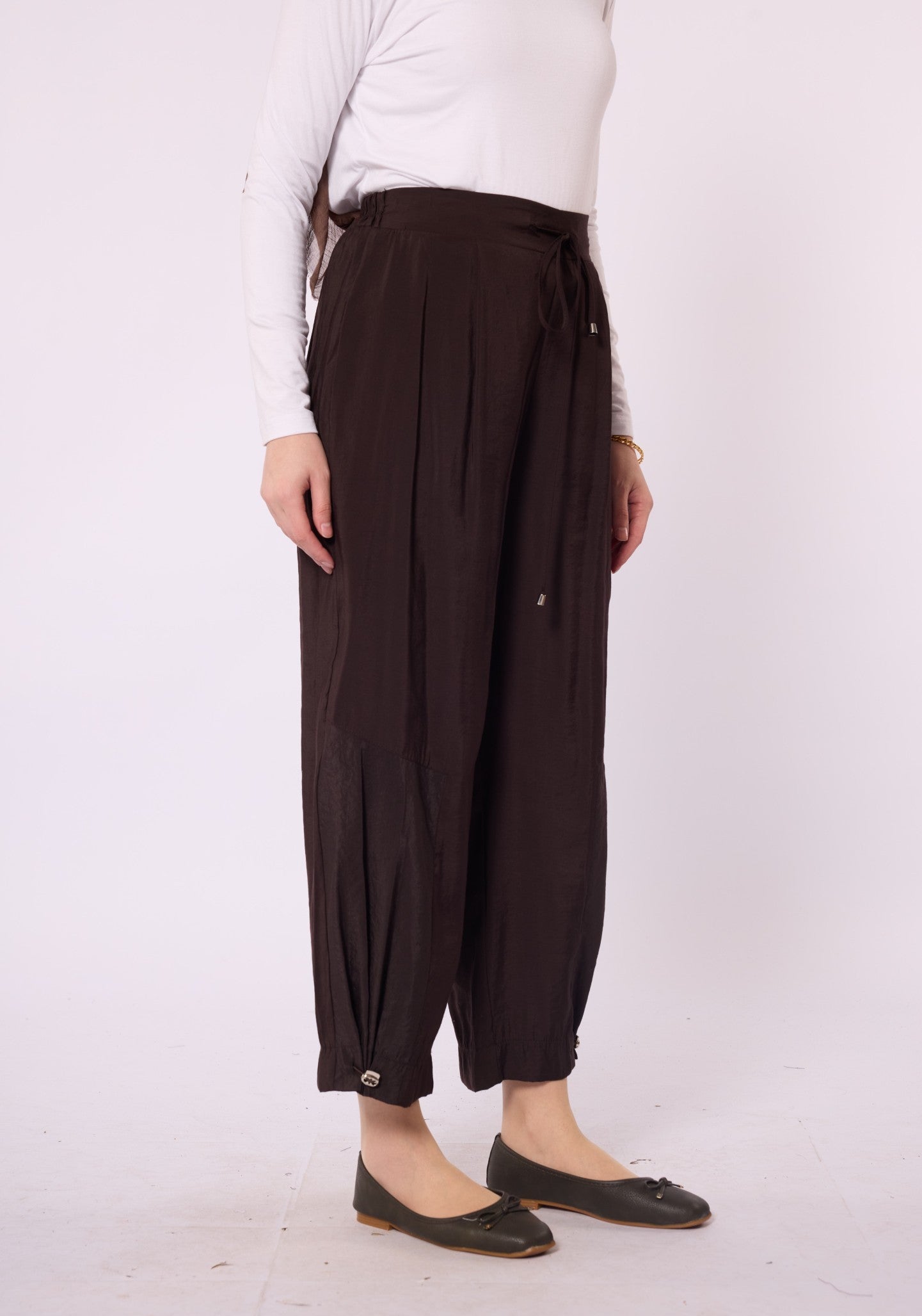 Relaxed Fit Trousers with Pleat Detail