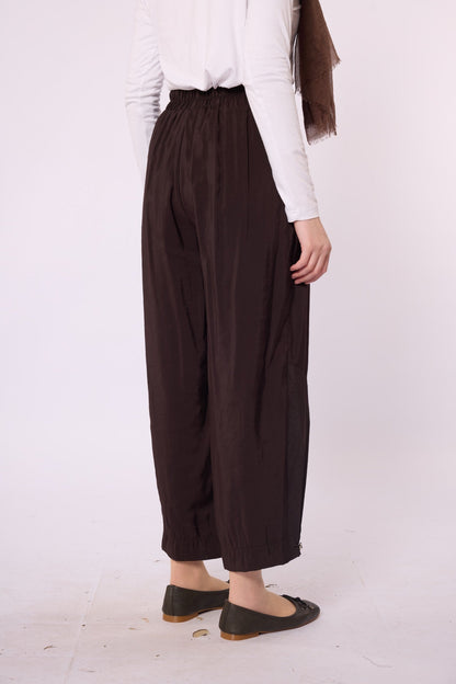 Relaxed Fit Trousers with Pleat Detail
