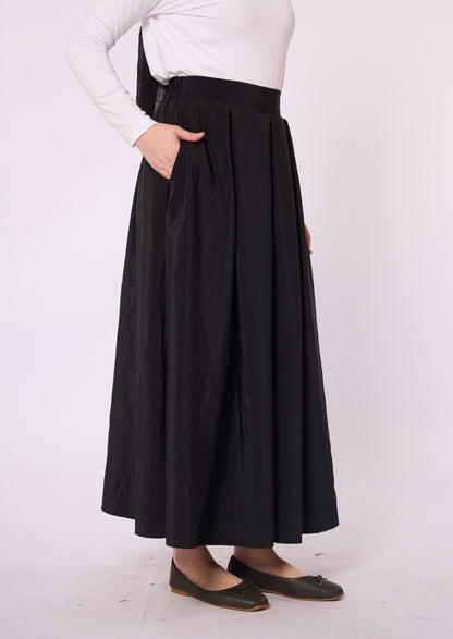 Pleated Skirt with Zipper Detail
