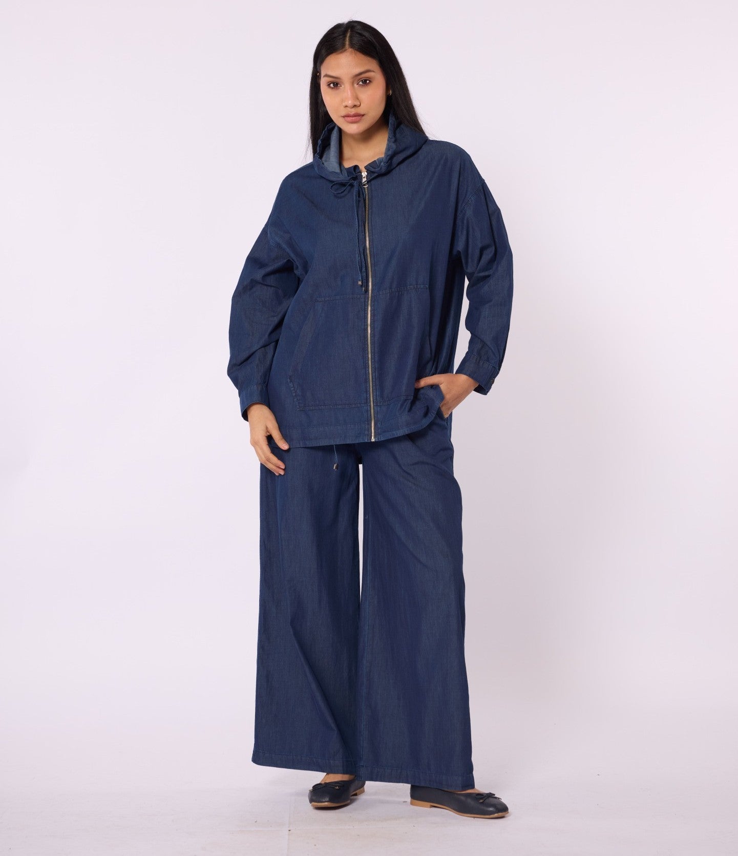 Summer Denim Trouser Set with Hood and Zipper Detail