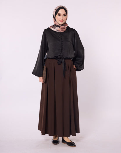 Belt & Pocket Detail Zip-Up Pleated Long Skirt