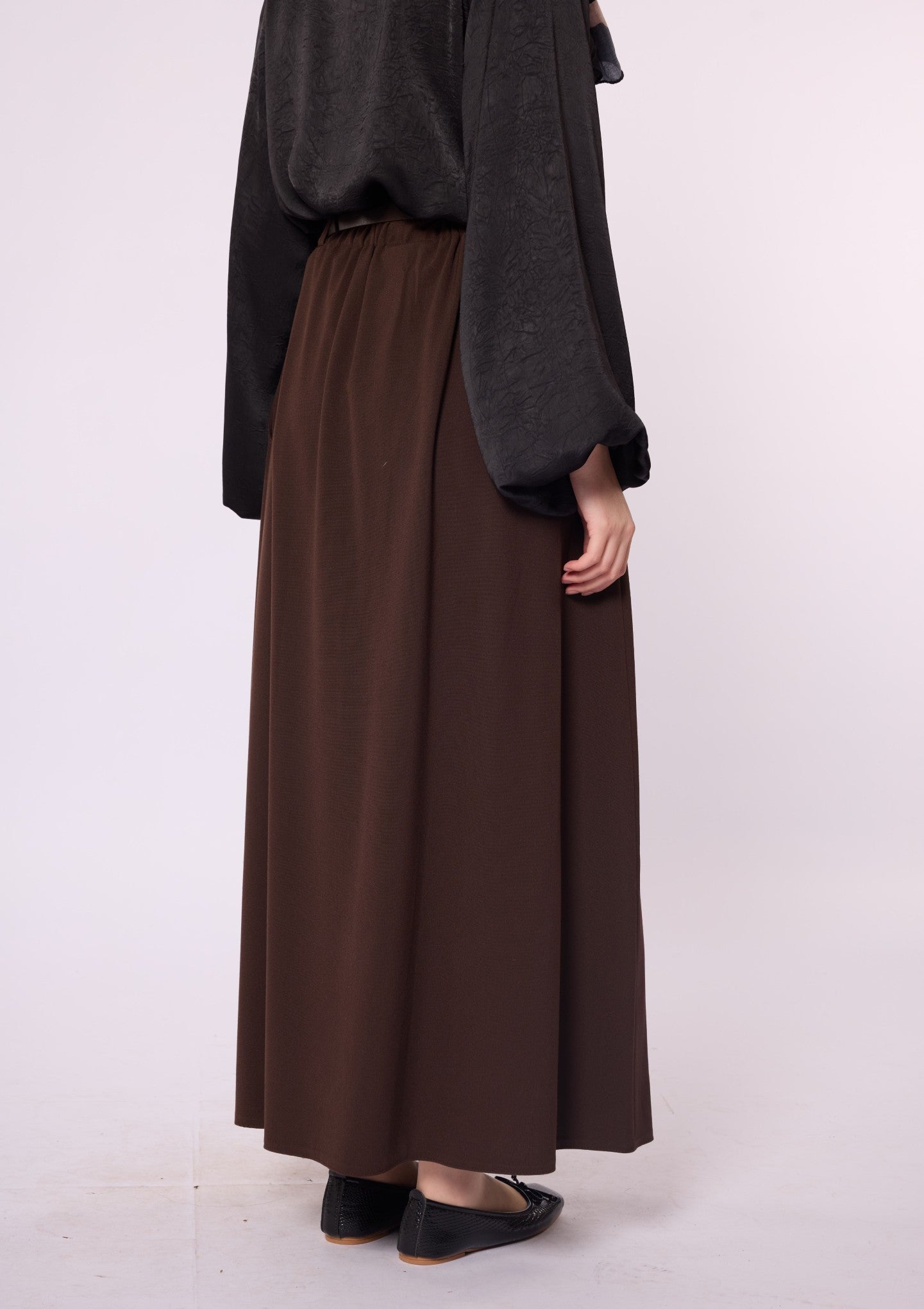 Belt & Pocket Detail Zip-Up Pleated Long Skirt