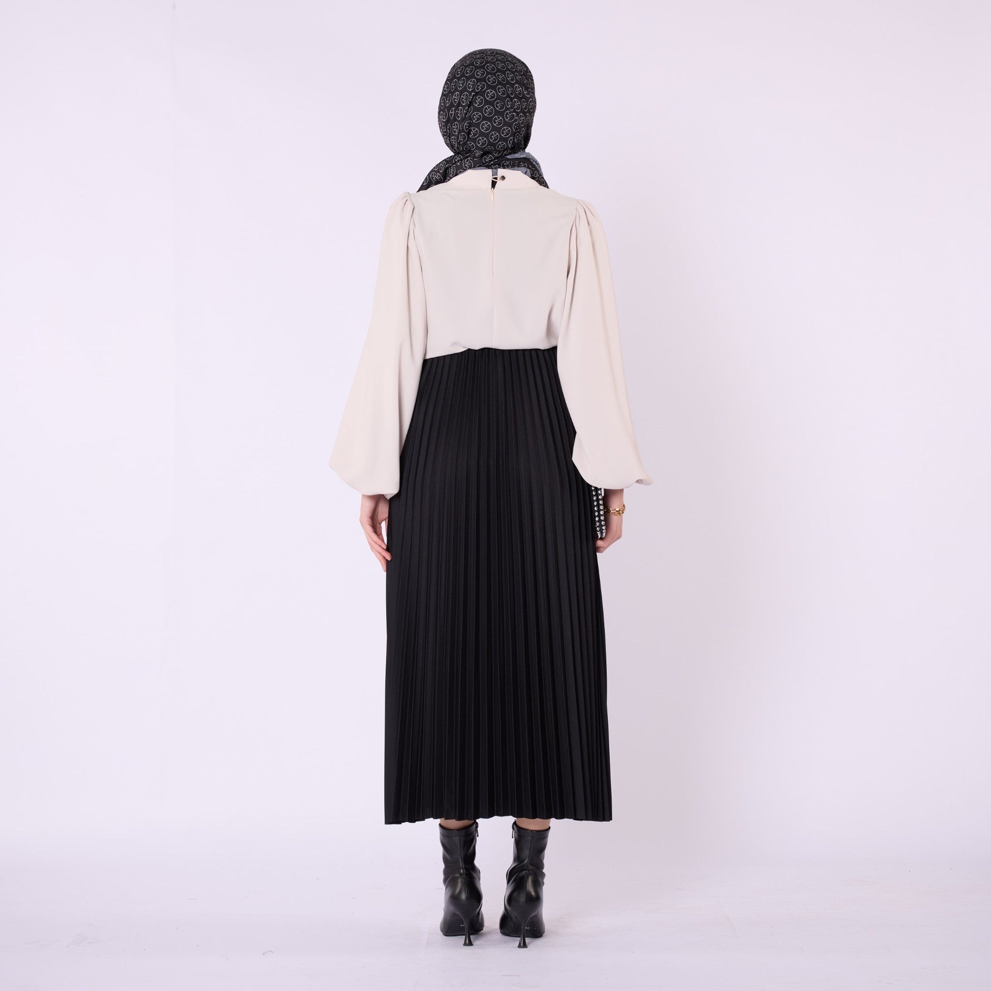 Elastic Waist Pleated Midi Skirt