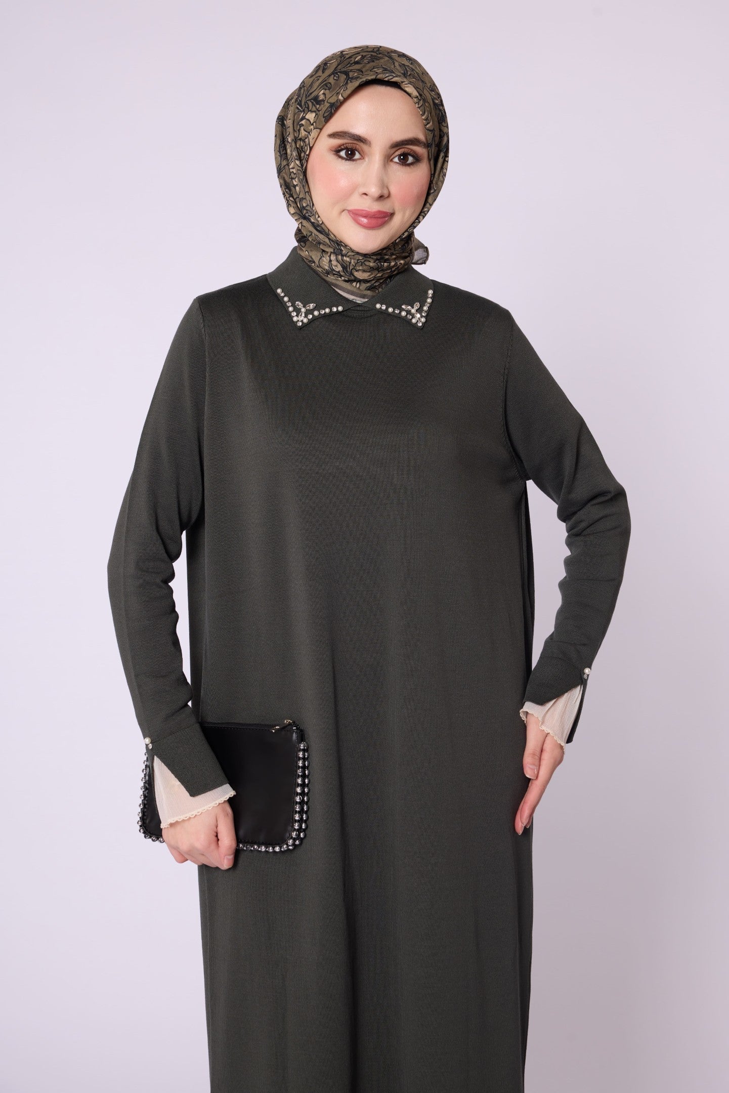 Long Knit Dress With Pearl Collar