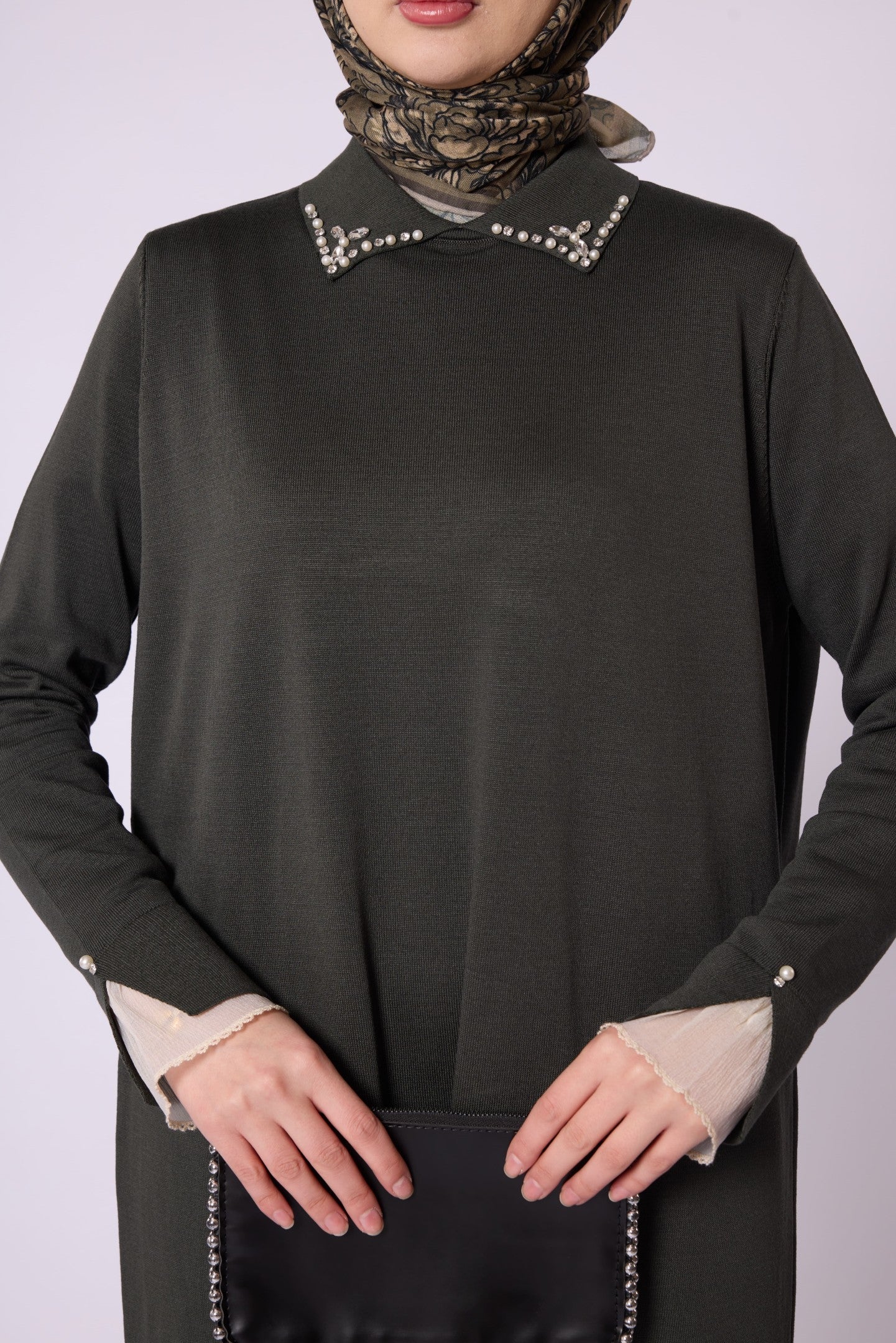 Long Knit Dress With Pearl Collar