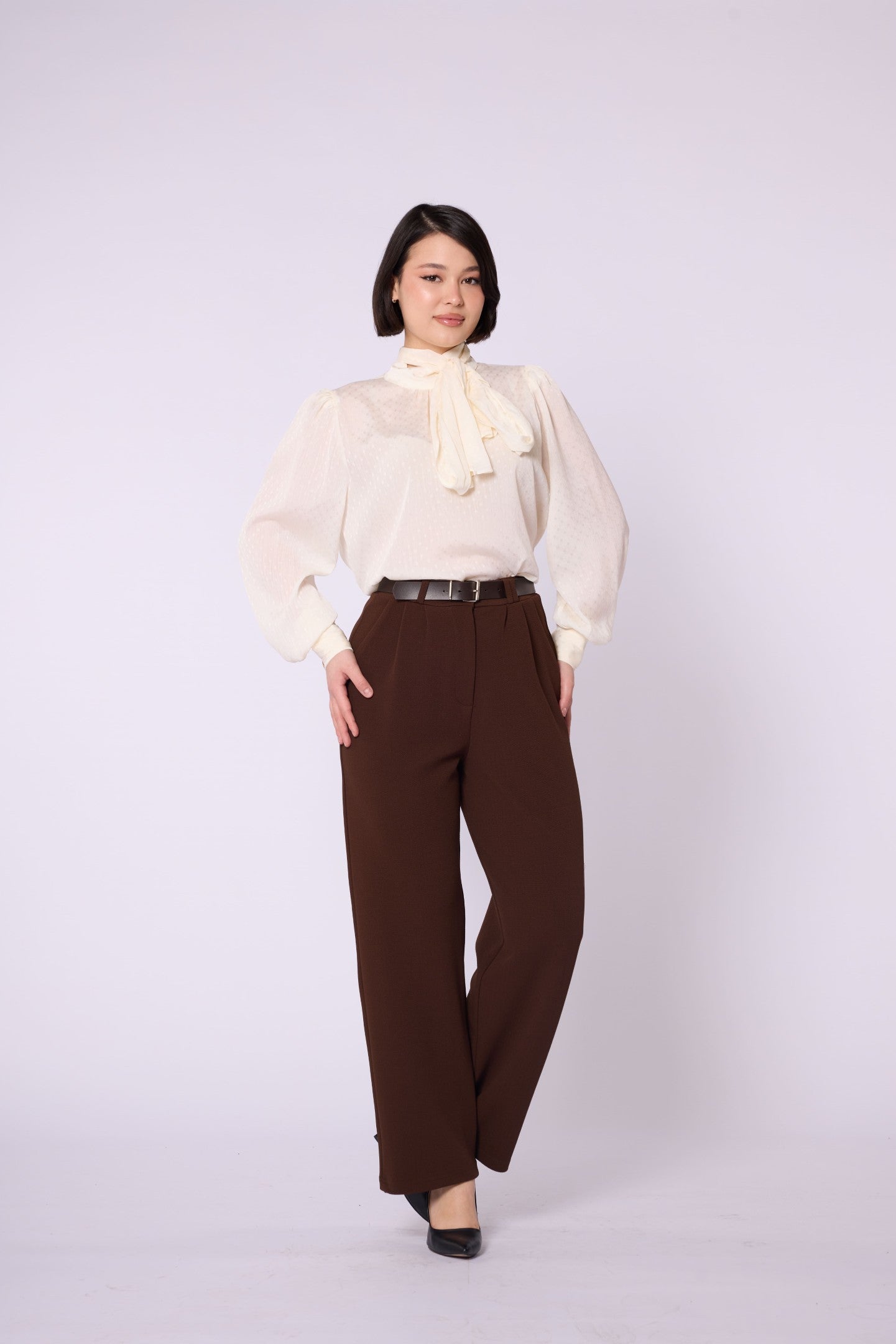 Textured Pleat Detail Belt Accent Trousers
