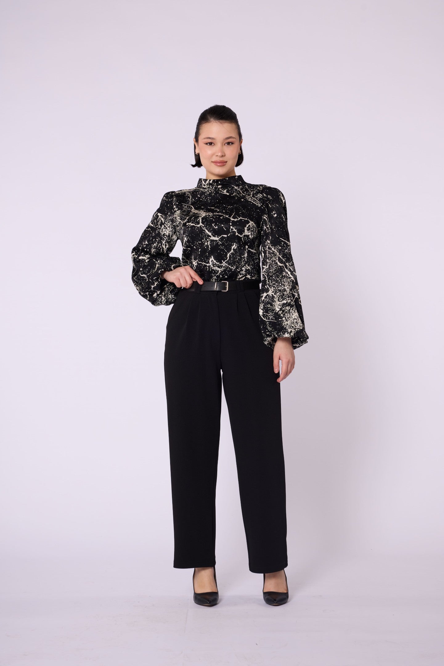 Textured Pleat Detail Belt Accent Trousers