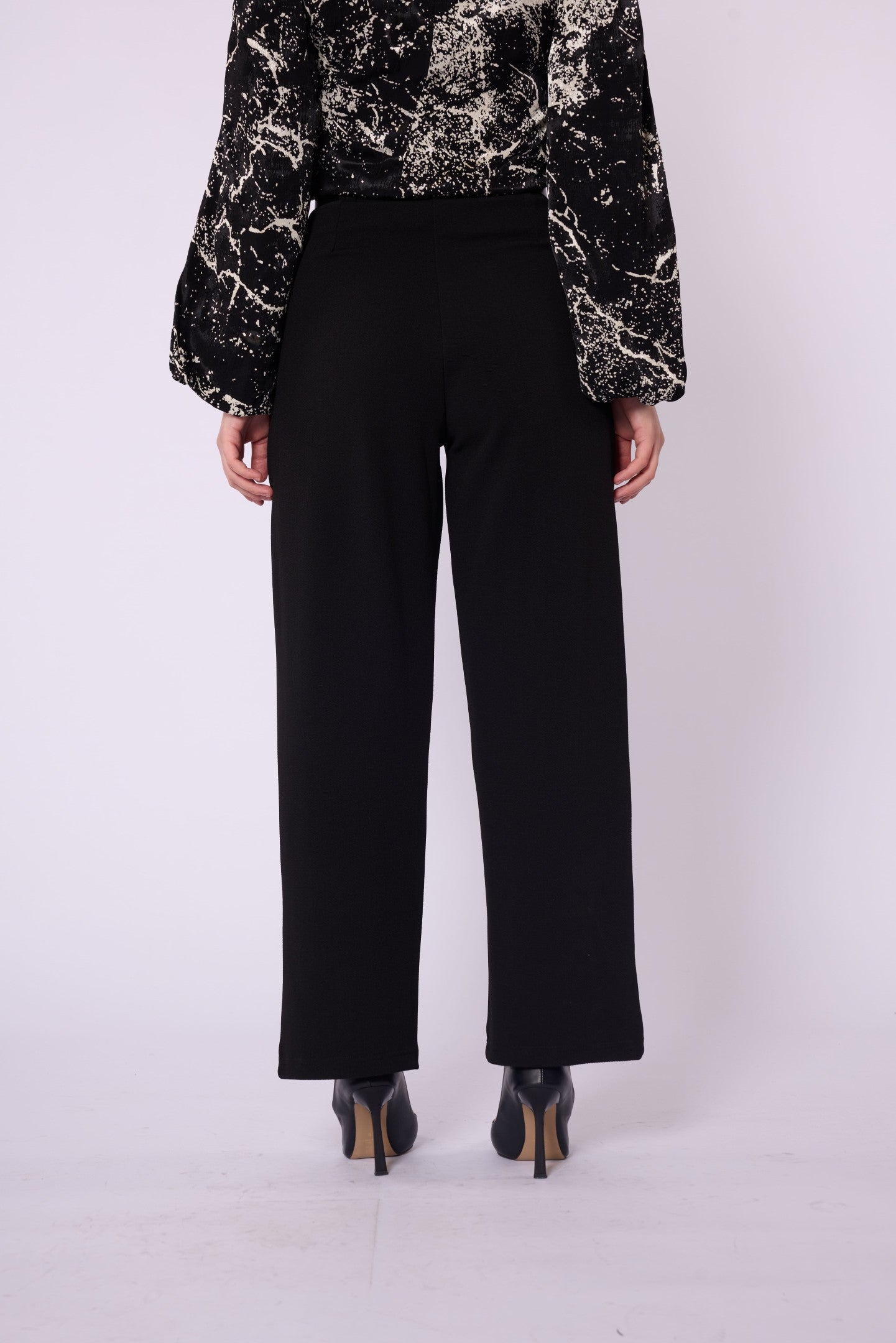 Textured Pleat Detail Belt Accent Trousers