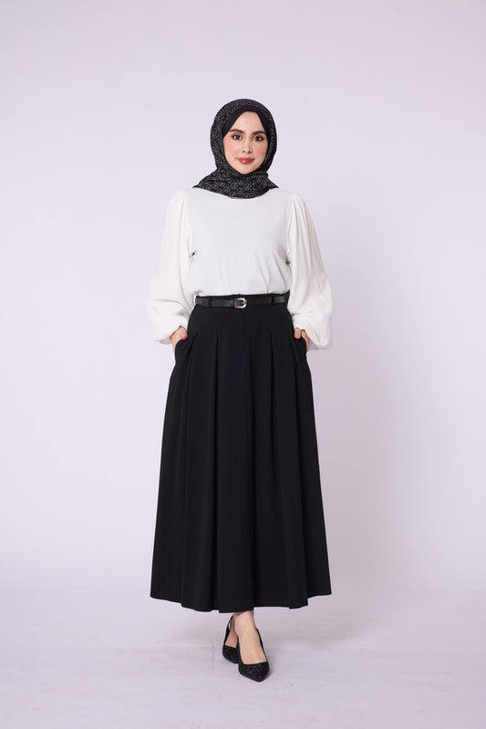Belt & Pocket Detail Zip-Up Pleated Long Skirt