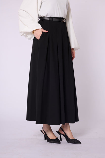 Belt & Pocket Detail Zip-Up Pleated Long Skirt