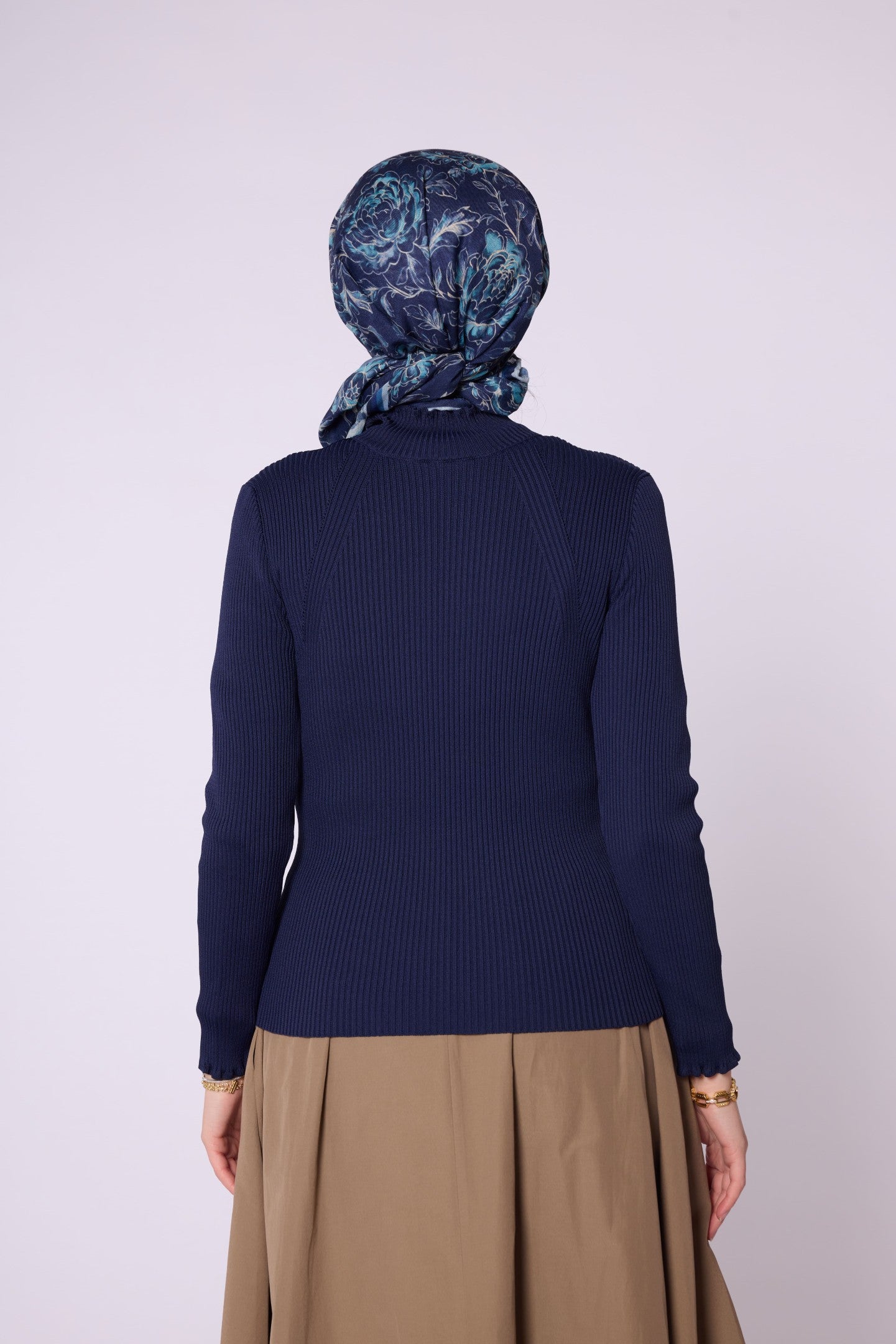 Long-Sleeved Ribbed Knit Body