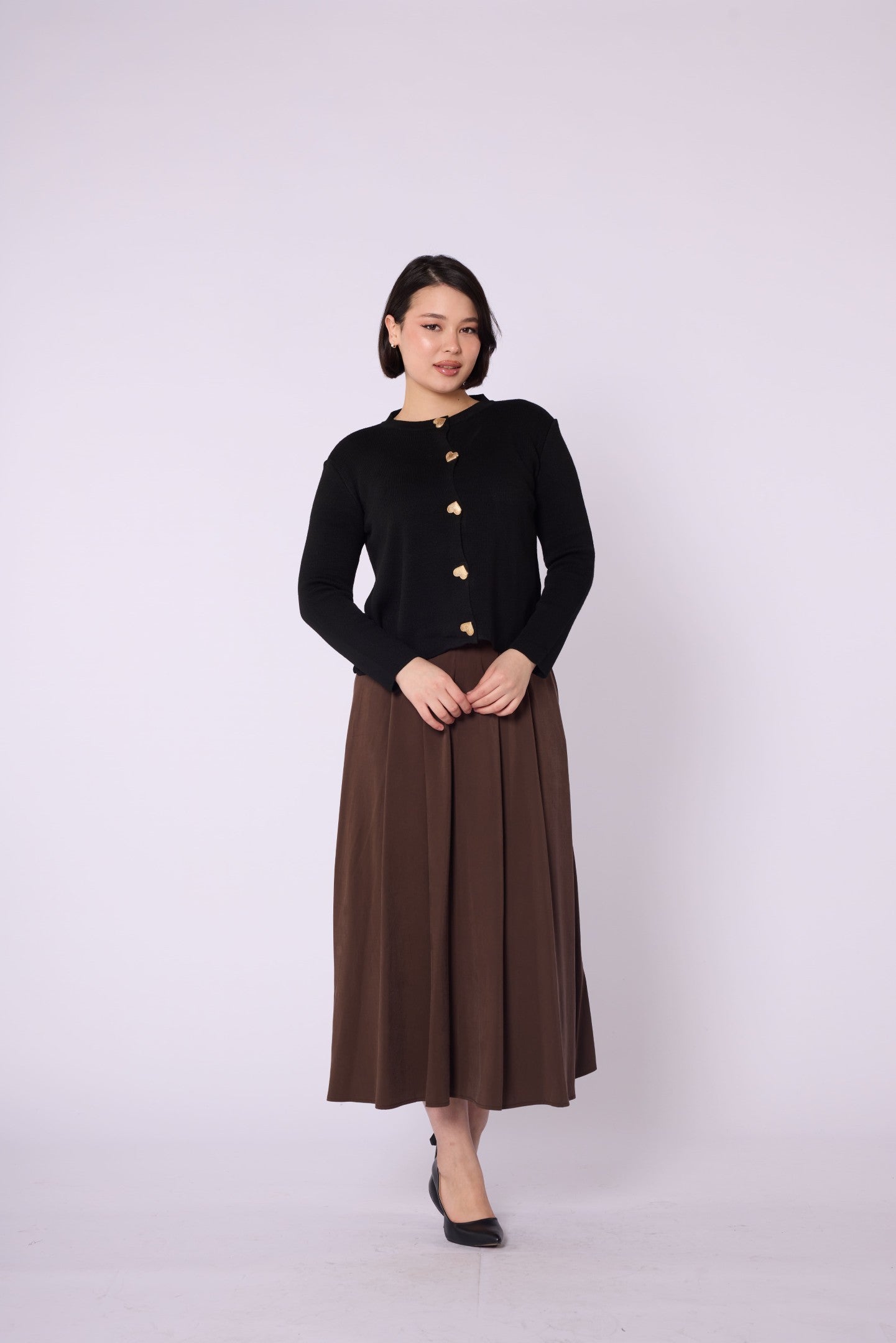 Heart Button Detail Crew Neck Knit Cardigan